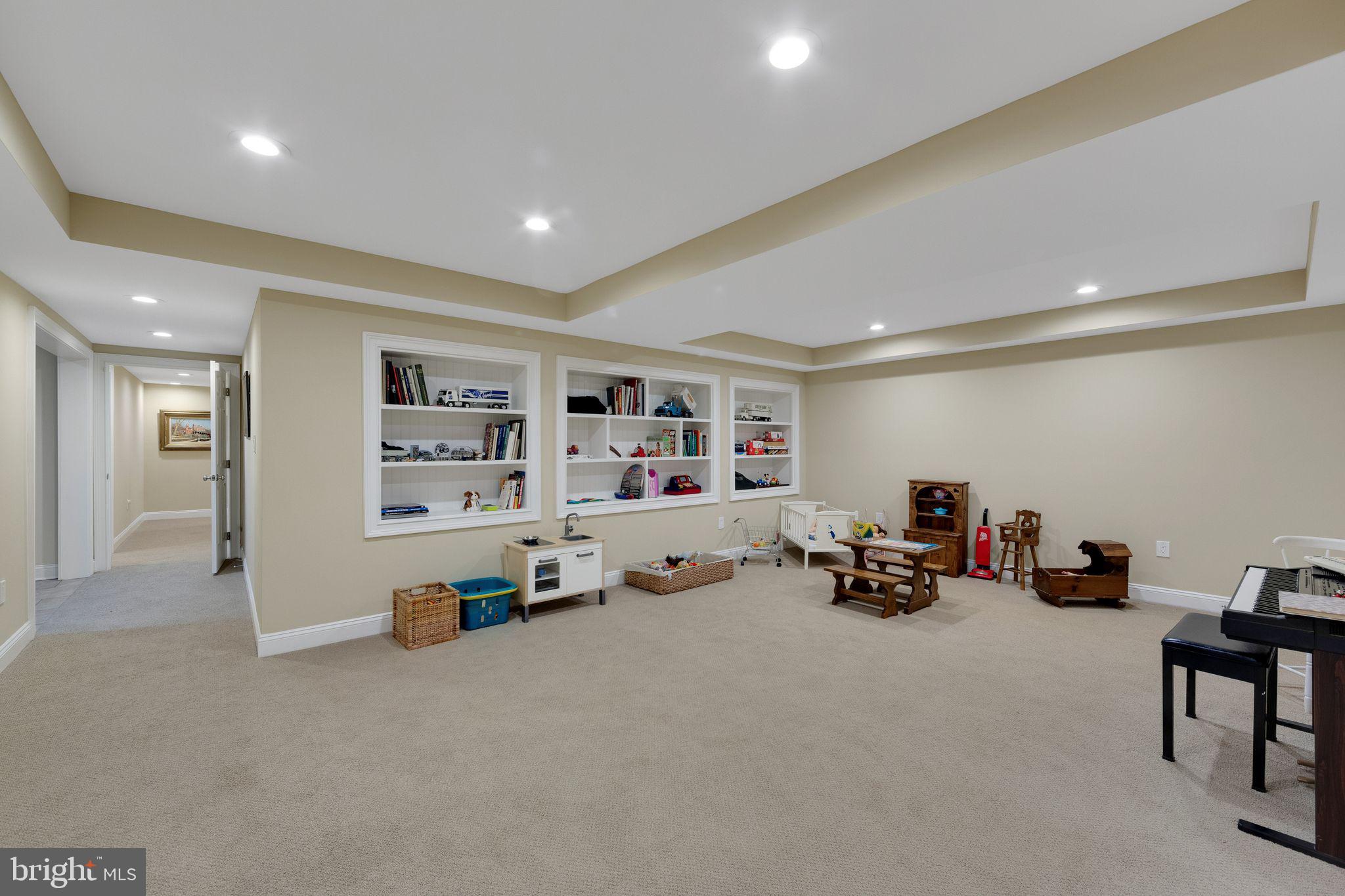 RADNOR HUNT - Residential