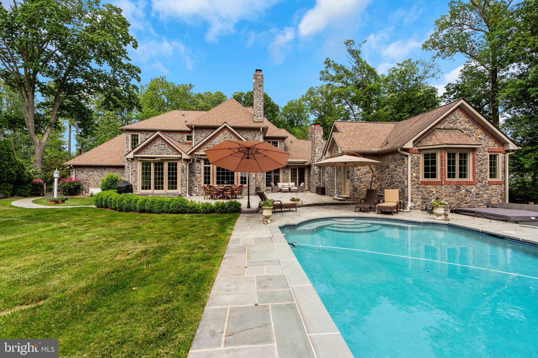 RADNOR HUNT - Residential