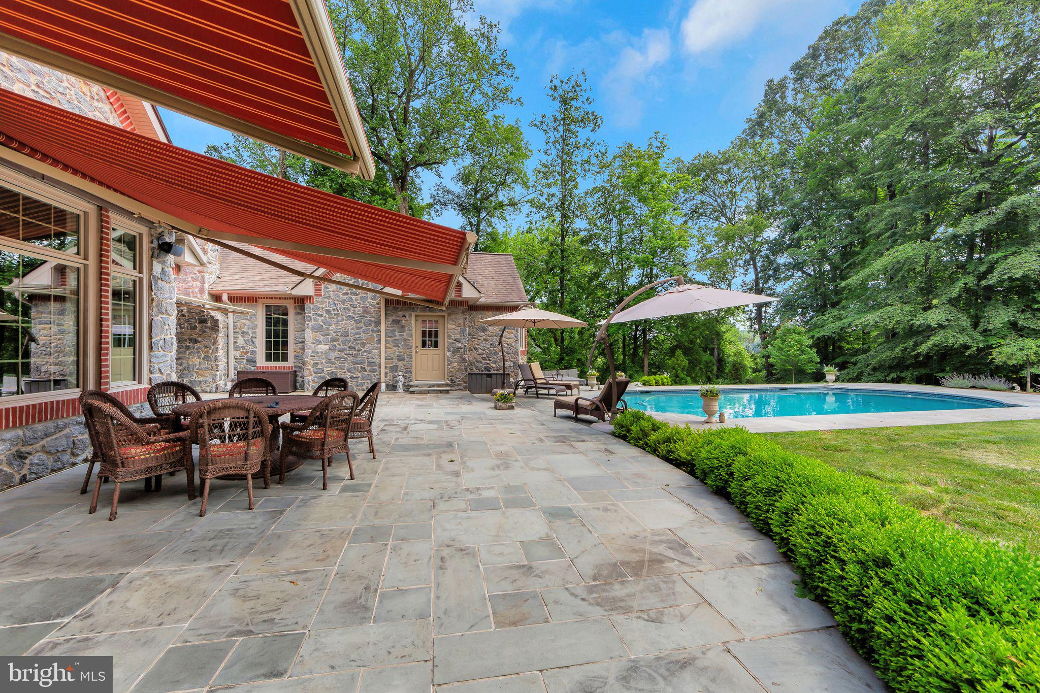 RADNOR HUNT - Residential