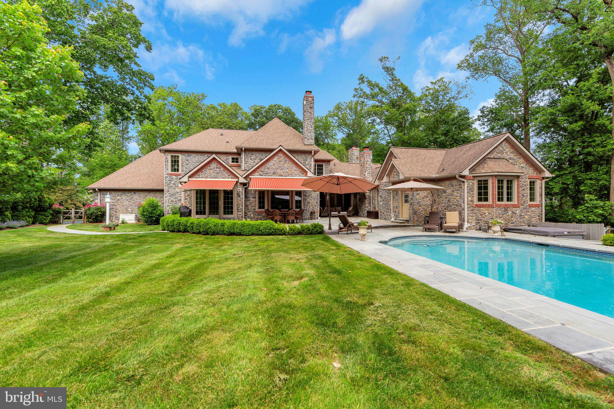 RADNOR HUNT - Residential