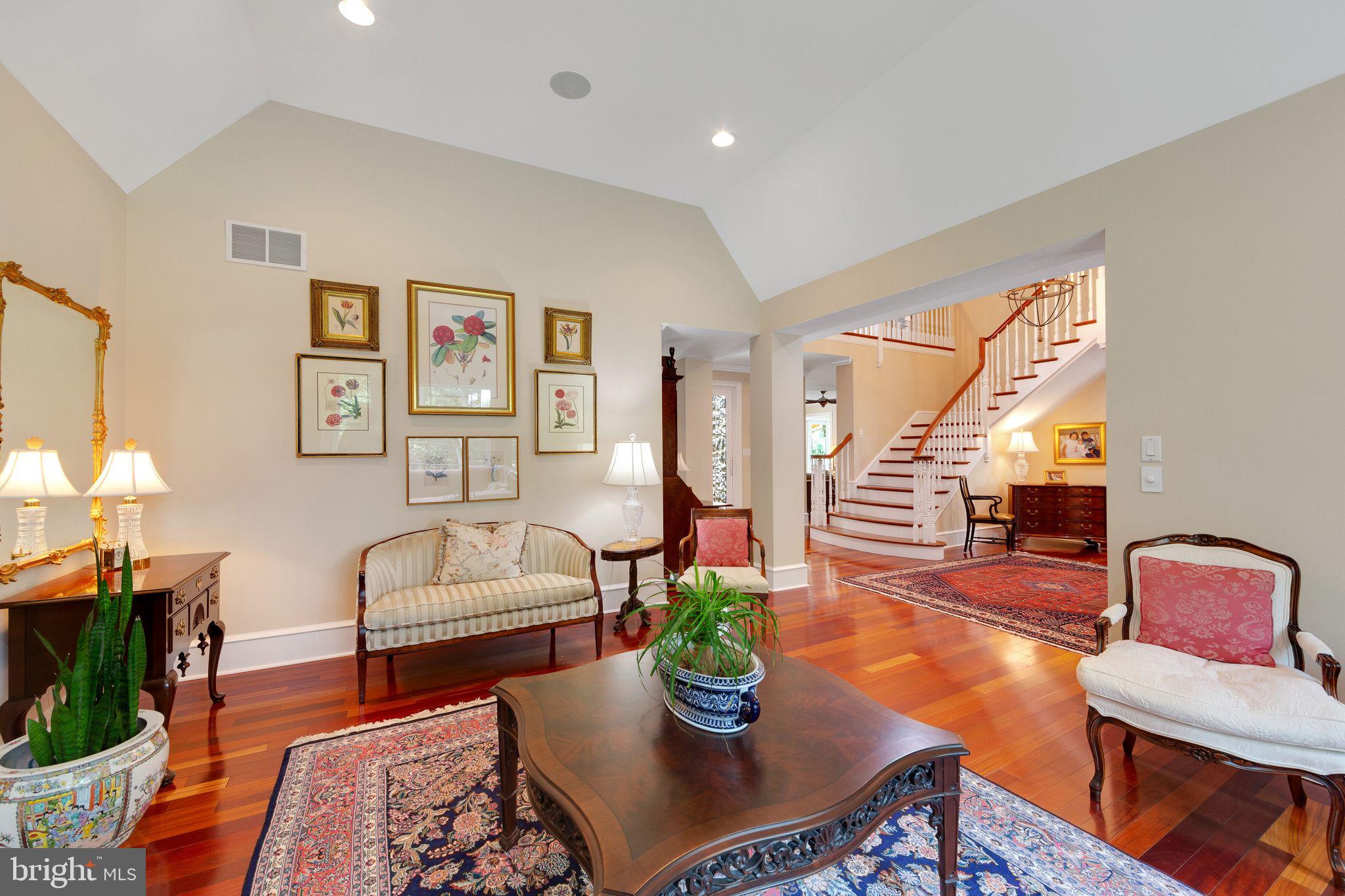 RADNOR HUNT - Residential