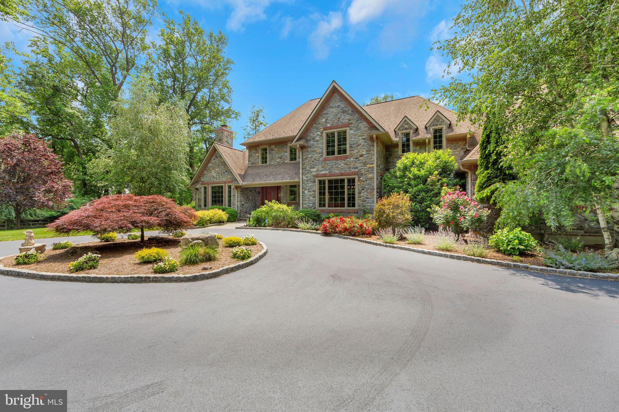 RADNOR HUNT - Residential