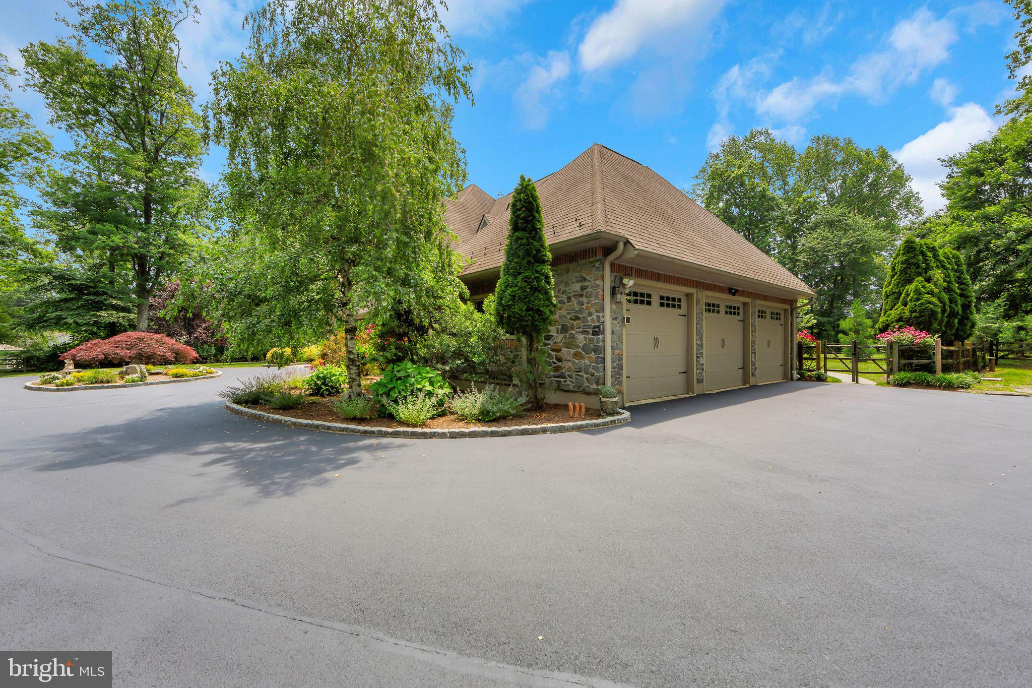 RADNOR HUNT - Residential