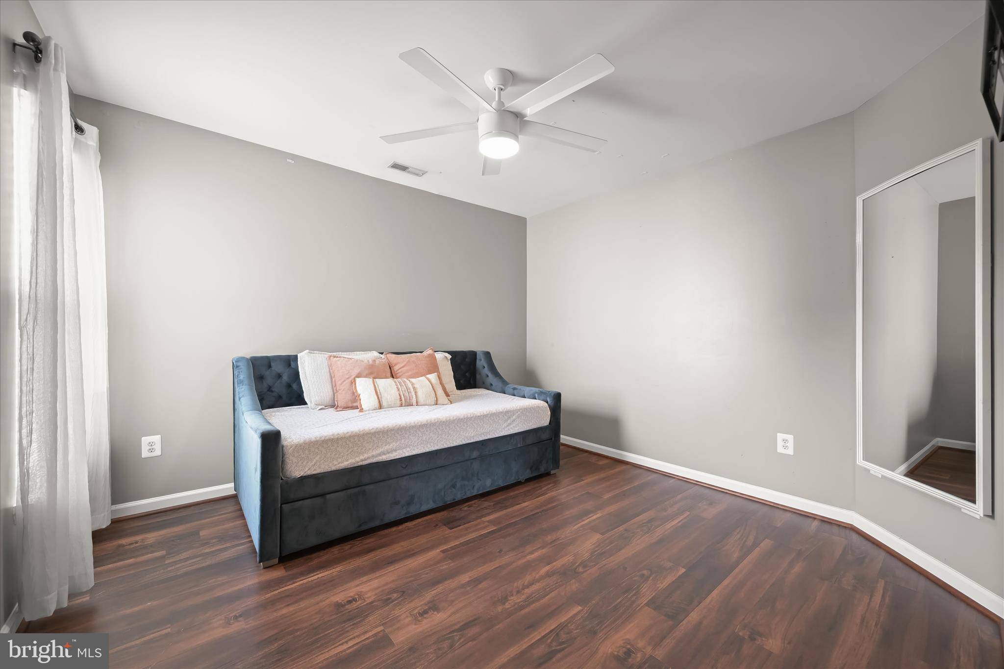 JENNA ESTATES - Residential