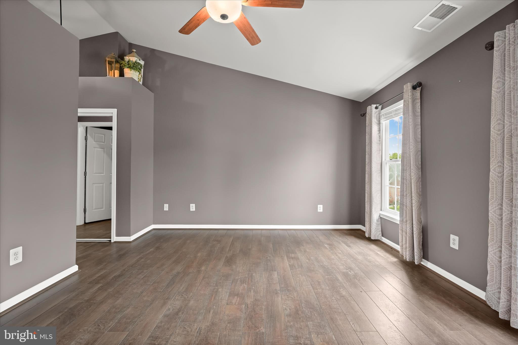 JENNA ESTATES - Residential