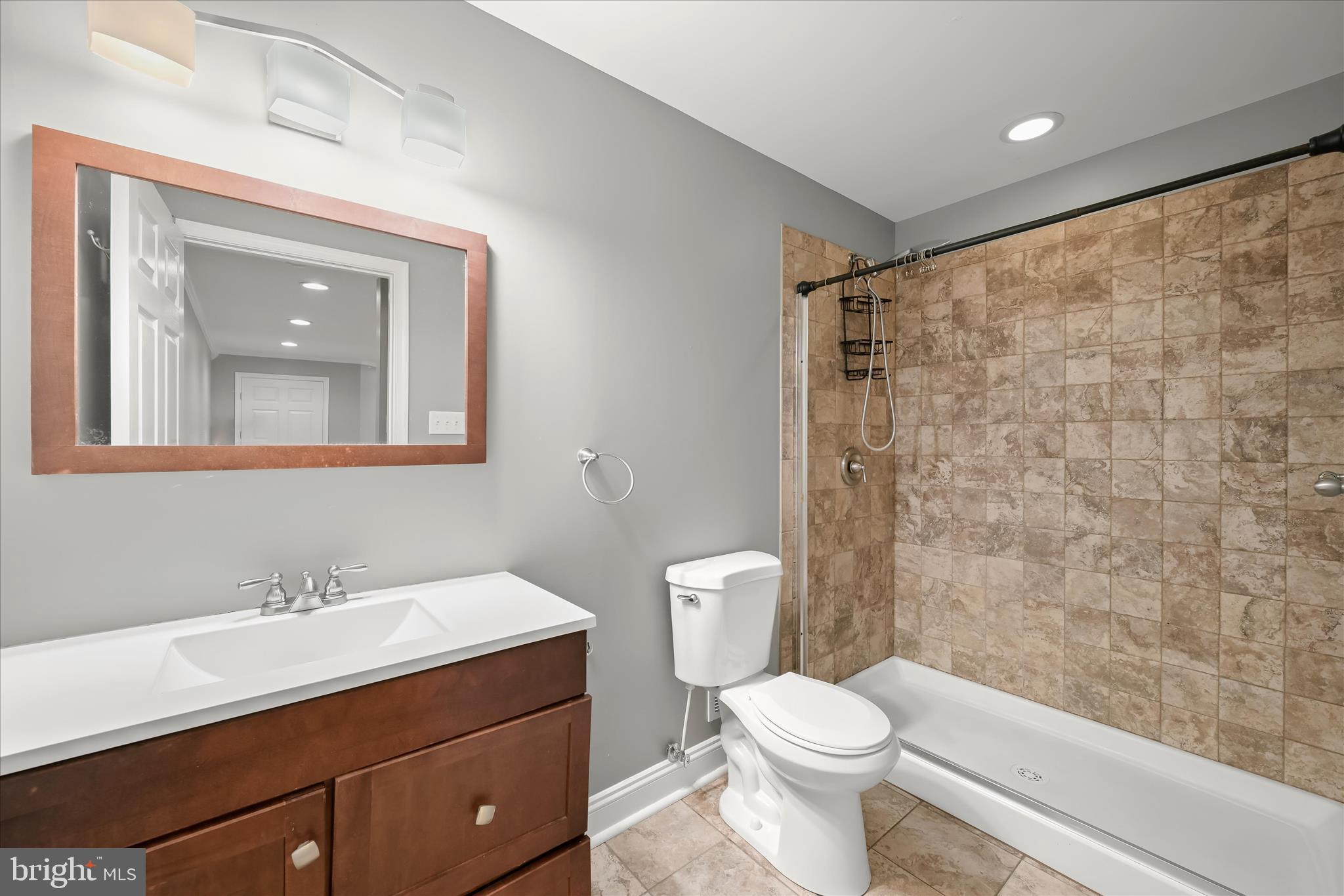 JENNA ESTATES - Residential