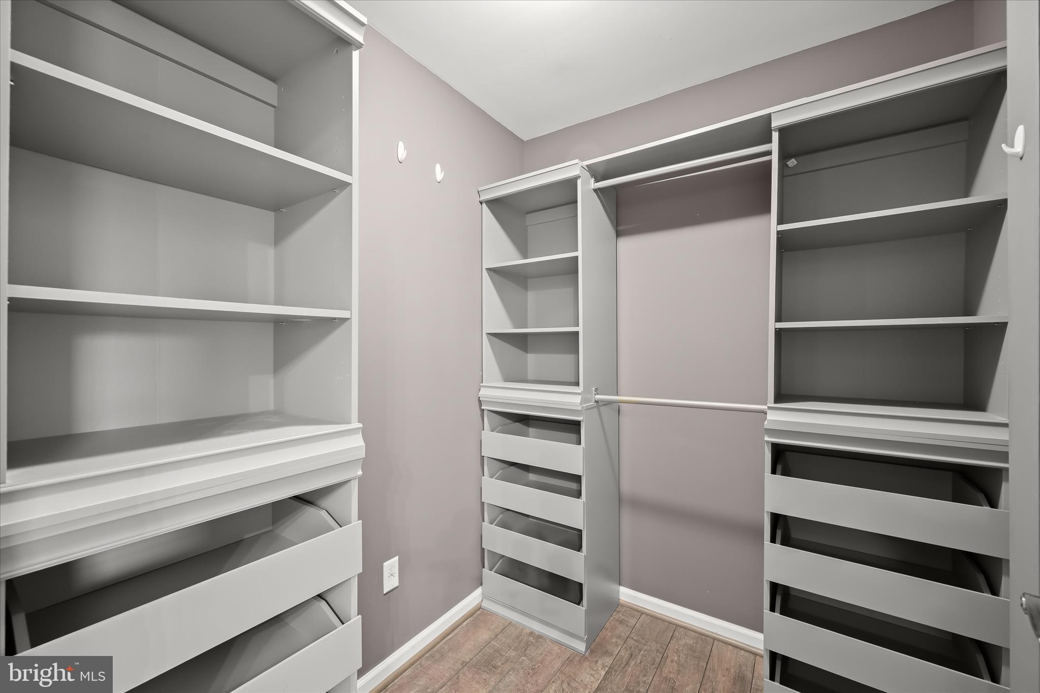 JENNA ESTATES - Residential