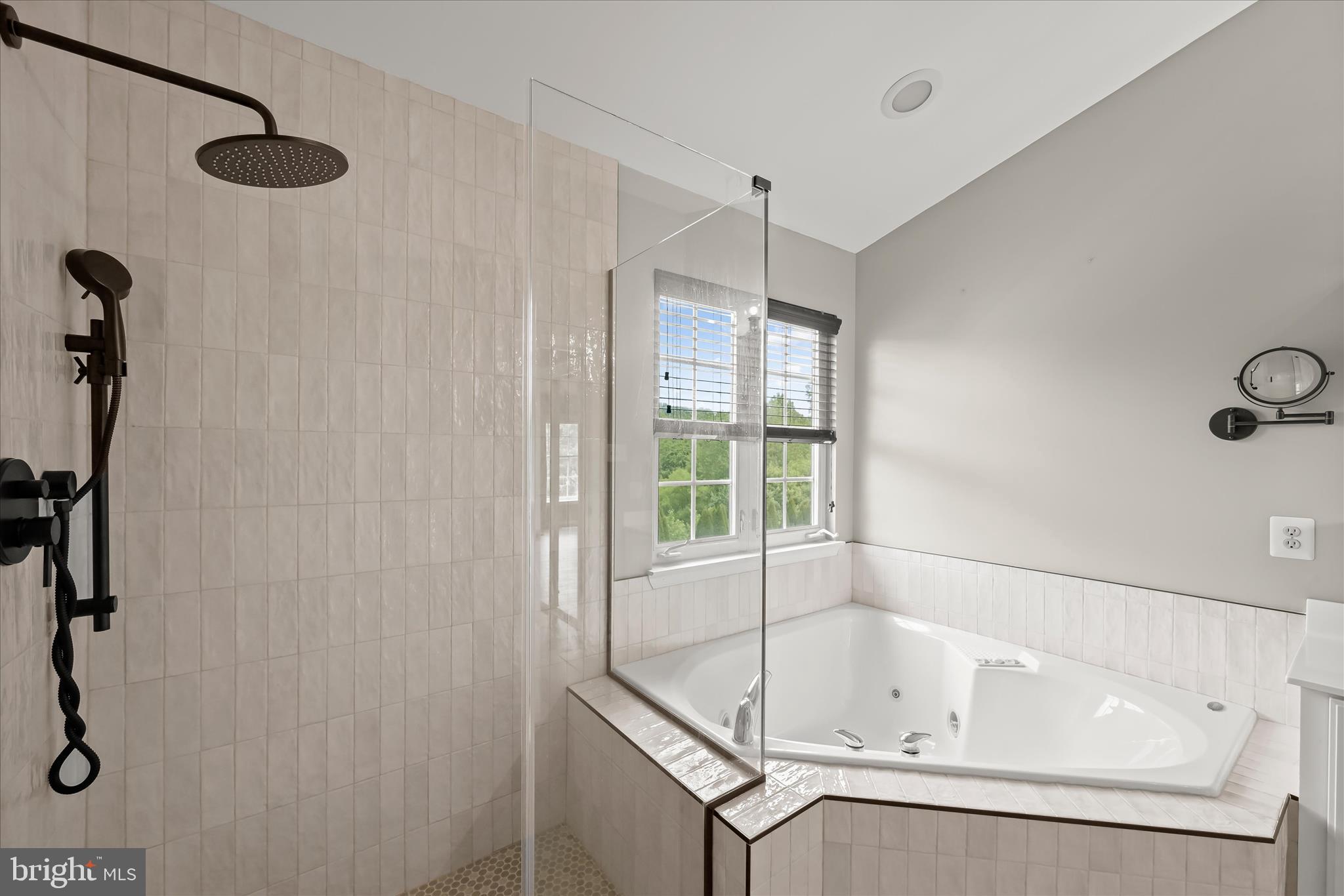 JENNA ESTATES - Residential