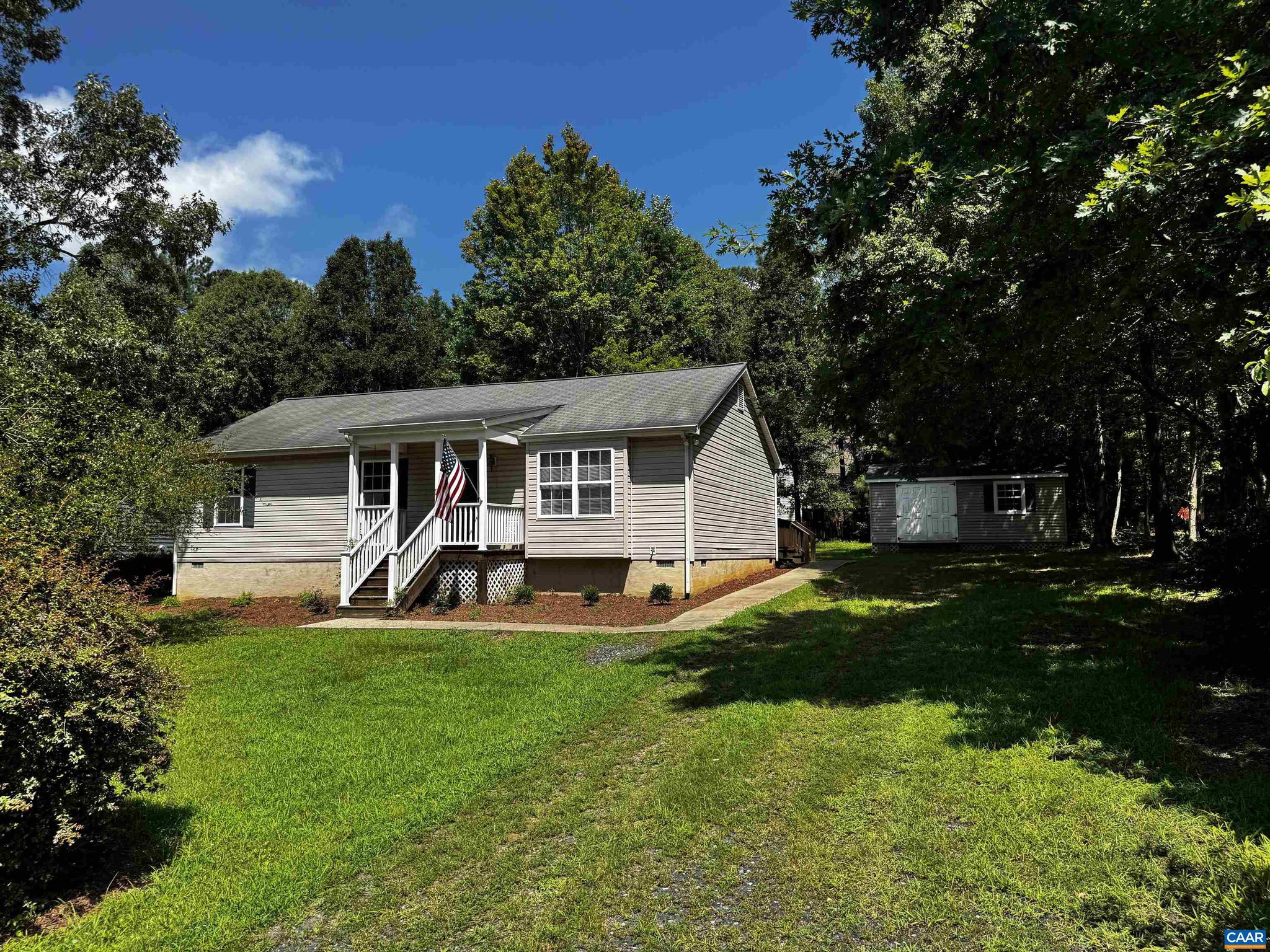 LAKE MONTICELLO - Residential