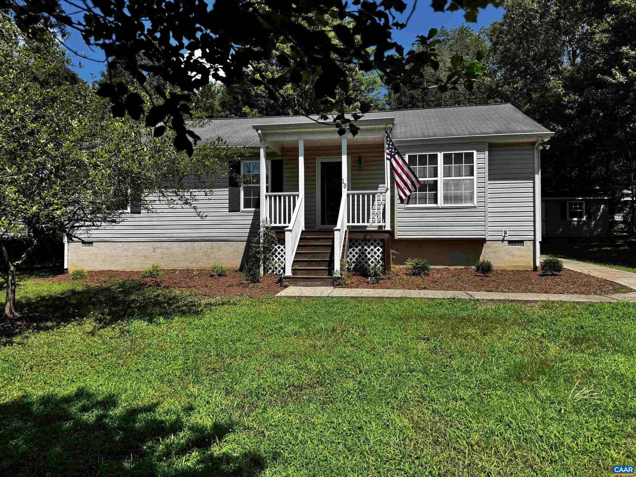 LAKE MONTICELLO - Residential