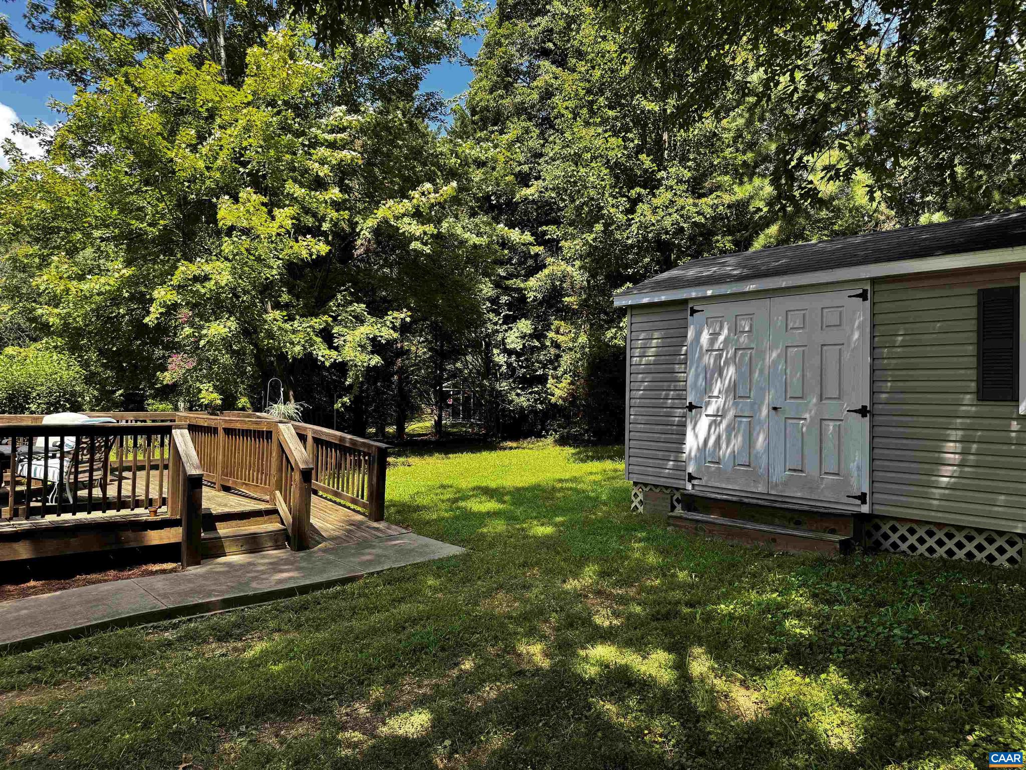 LAKE MONTICELLO - Residential