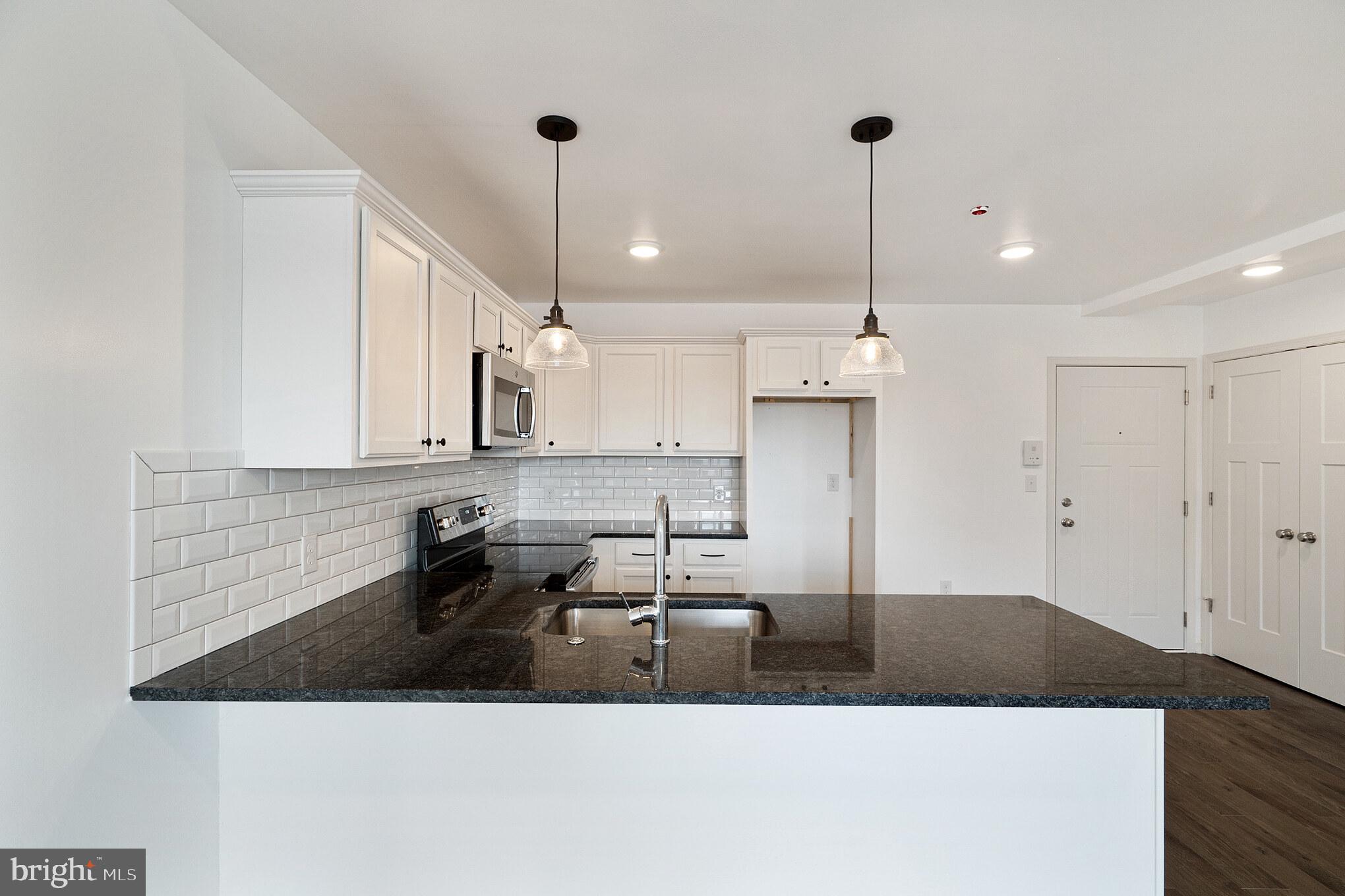 ROXBOROUGH - Residential Lease