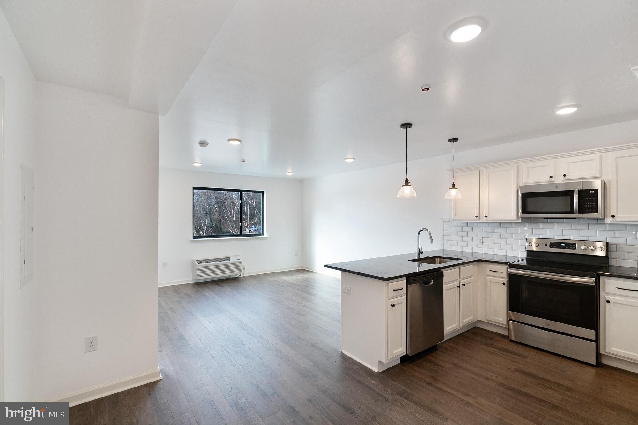 ROXBOROUGH - Residential Lease