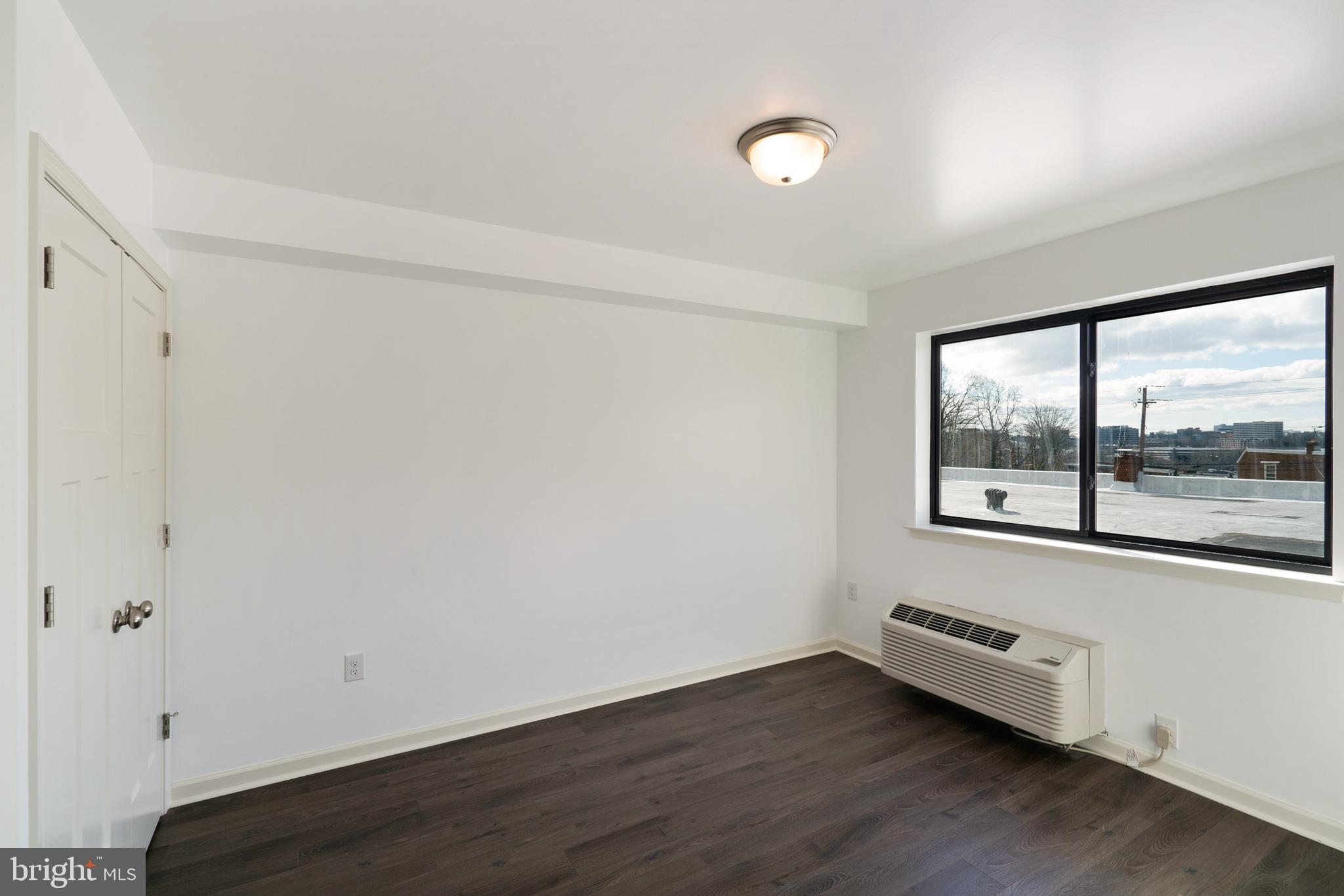 ROXBOROUGH - Residential Lease