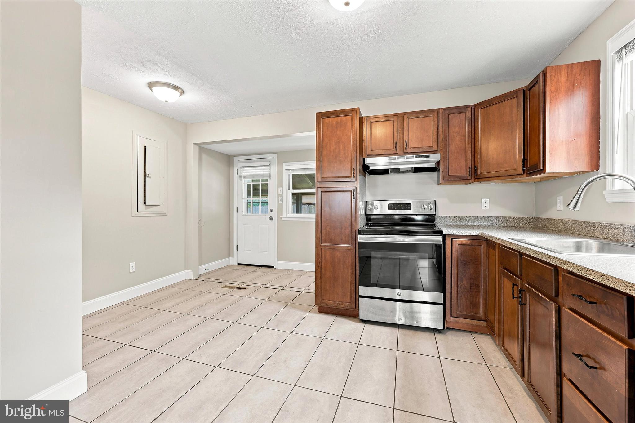 CROYDON ACRES - Residential