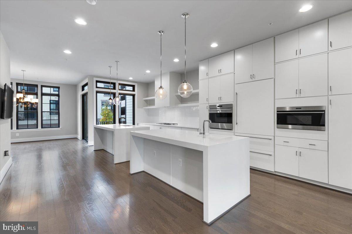 ONE LOUDOUN - Residential