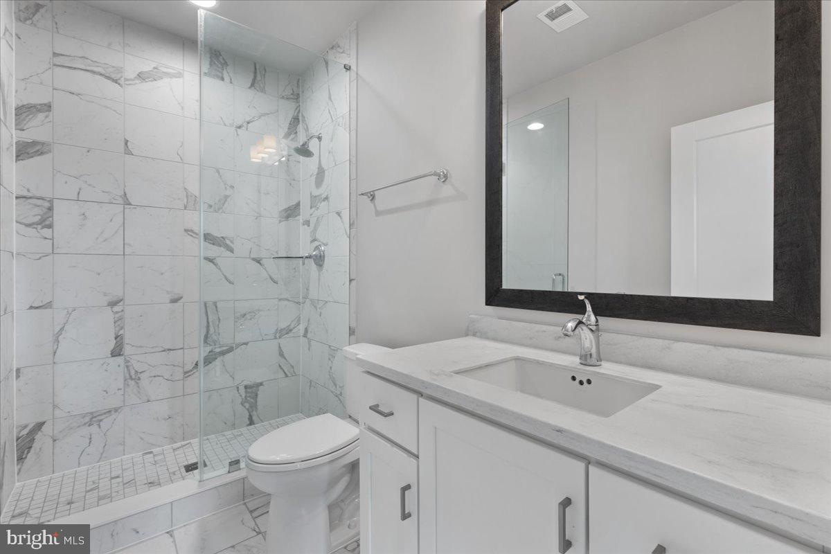 ONE LOUDOUN - Residential