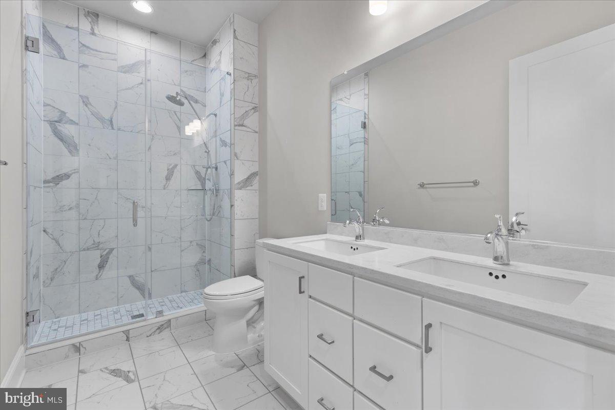 ONE LOUDOUN - Residential