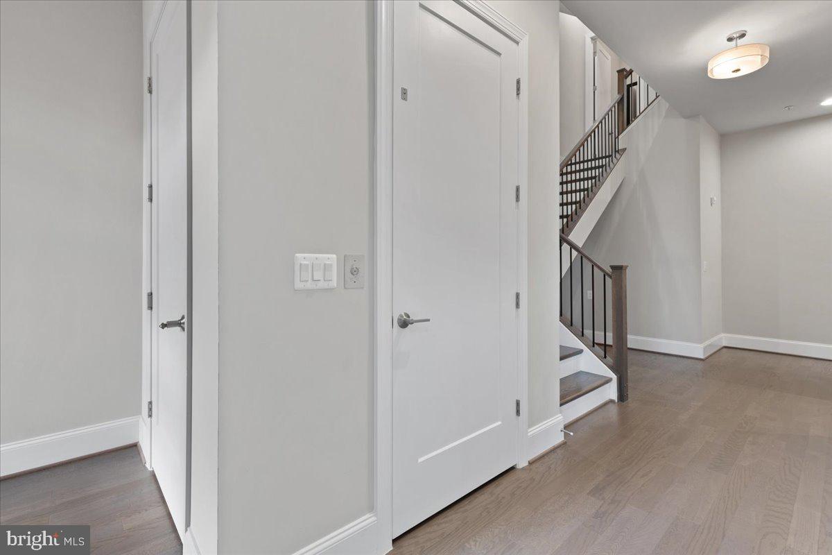 ONE LOUDOUN - Residential