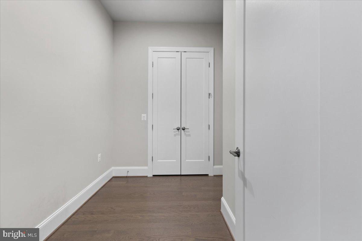 ONE LOUDOUN - Residential