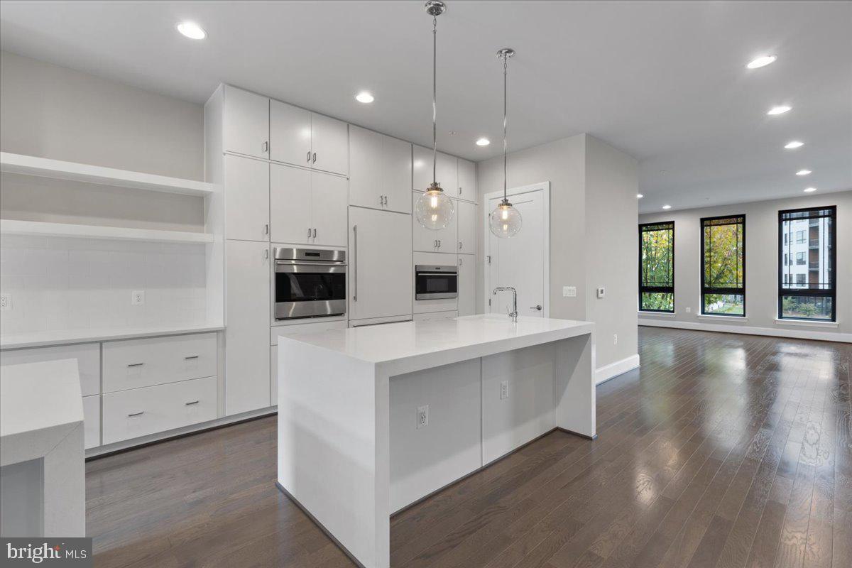 ONE LOUDOUN - Residential