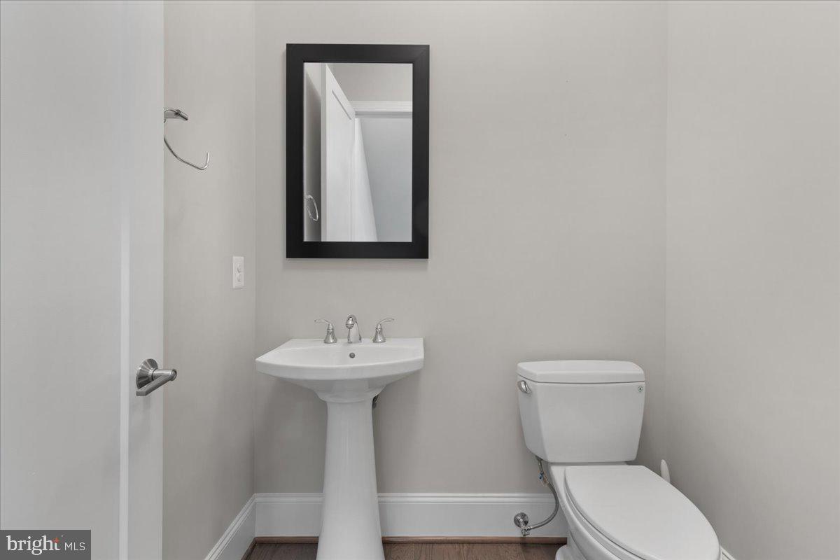 ONE LOUDOUN - Residential