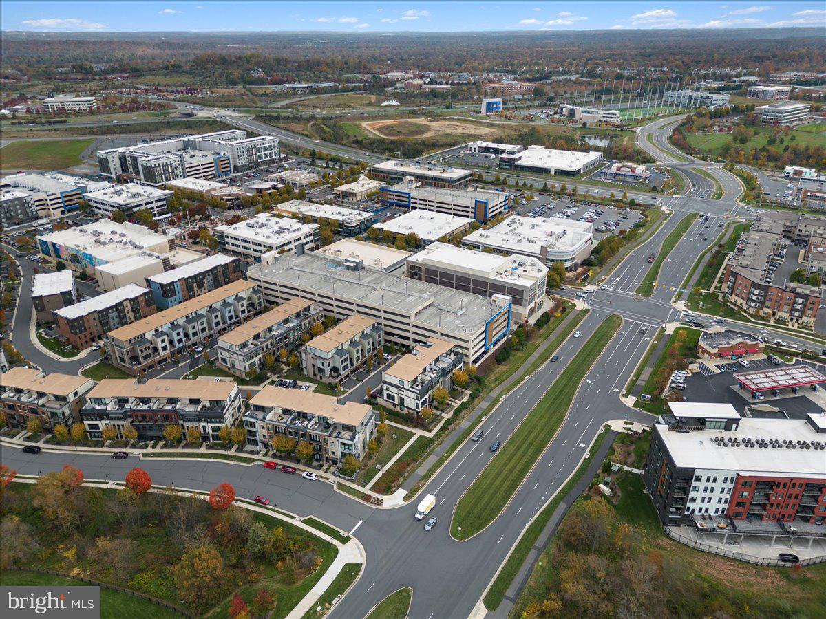 ONE LOUDOUN - Residential