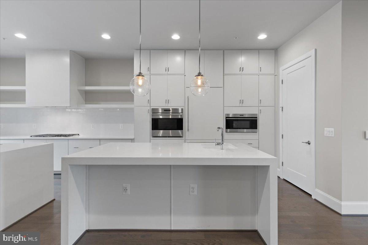 ONE LOUDOUN - Residential