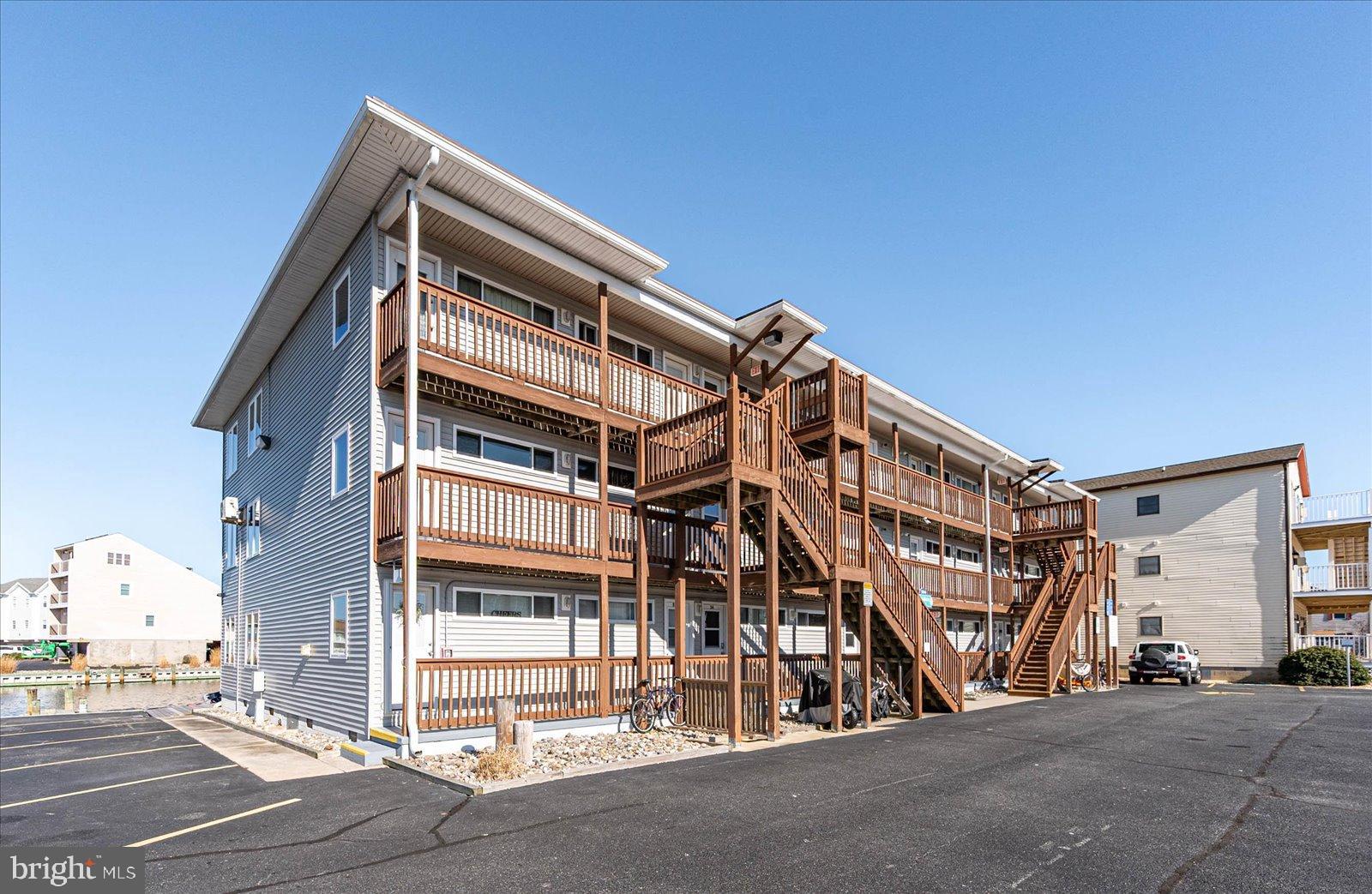 BAYSHORE ESTATES - Residential