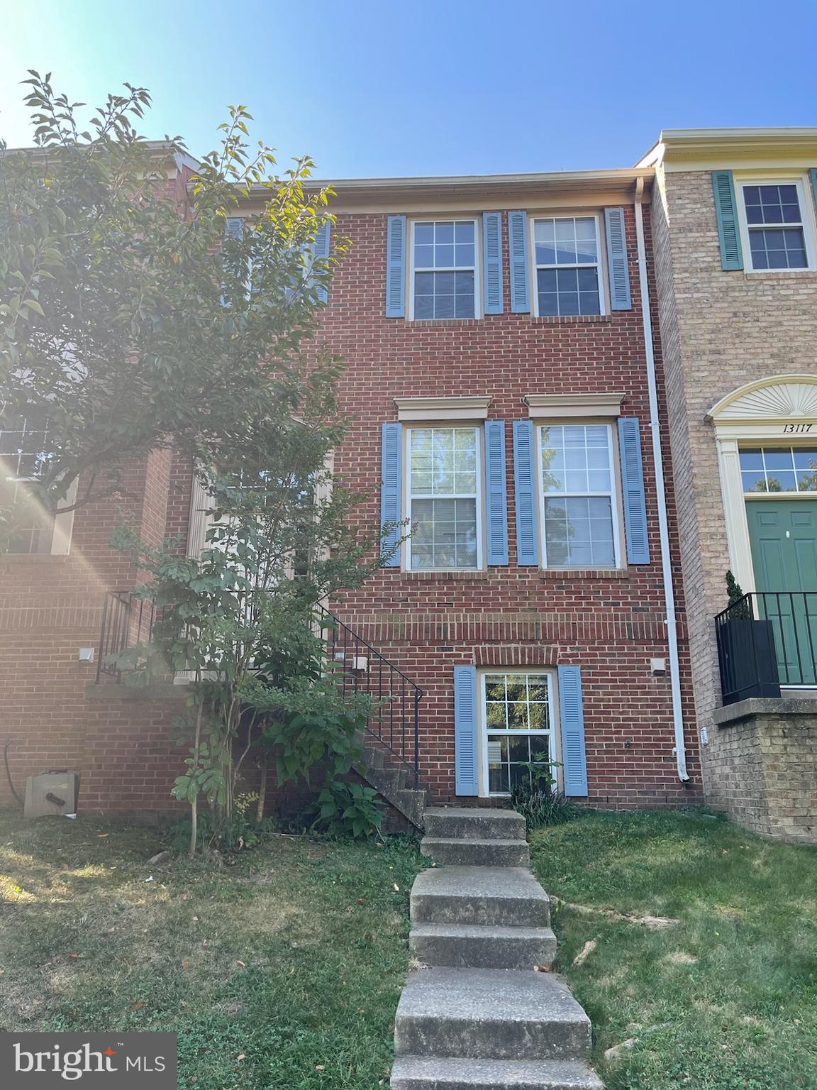 Bright, spacious and open floor plan, in convenient location near Fair Lakes, Fair Oaks Mall, FFX Co Parkway. 3 fully finished levels, 3 sided gas fireplace, eat-in kitchen, walk out basement, Primary suite with luxury bath,  and deck. 2 reserved parking spaces. Pets considered.