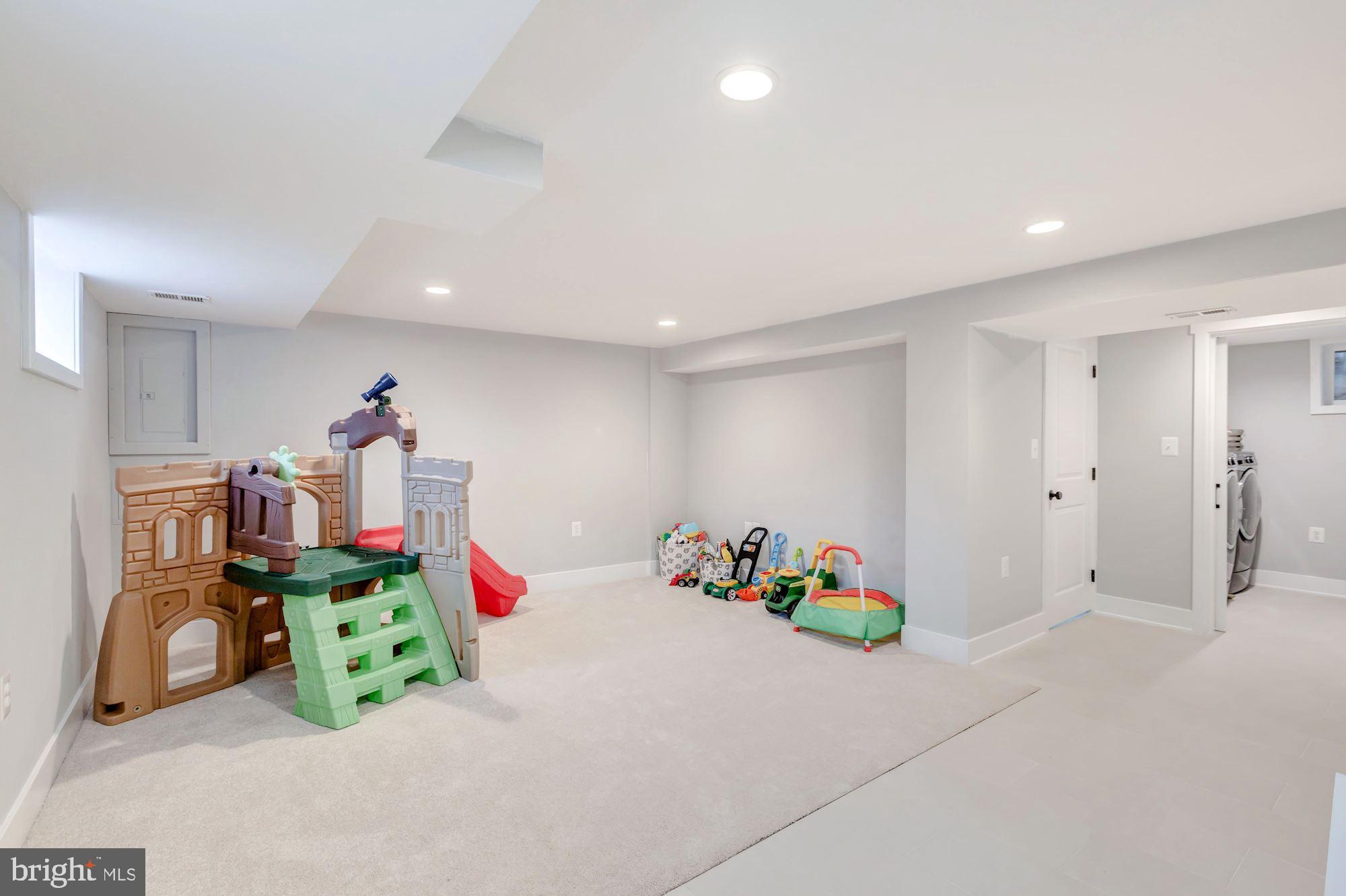 ARLINGTON - Residential