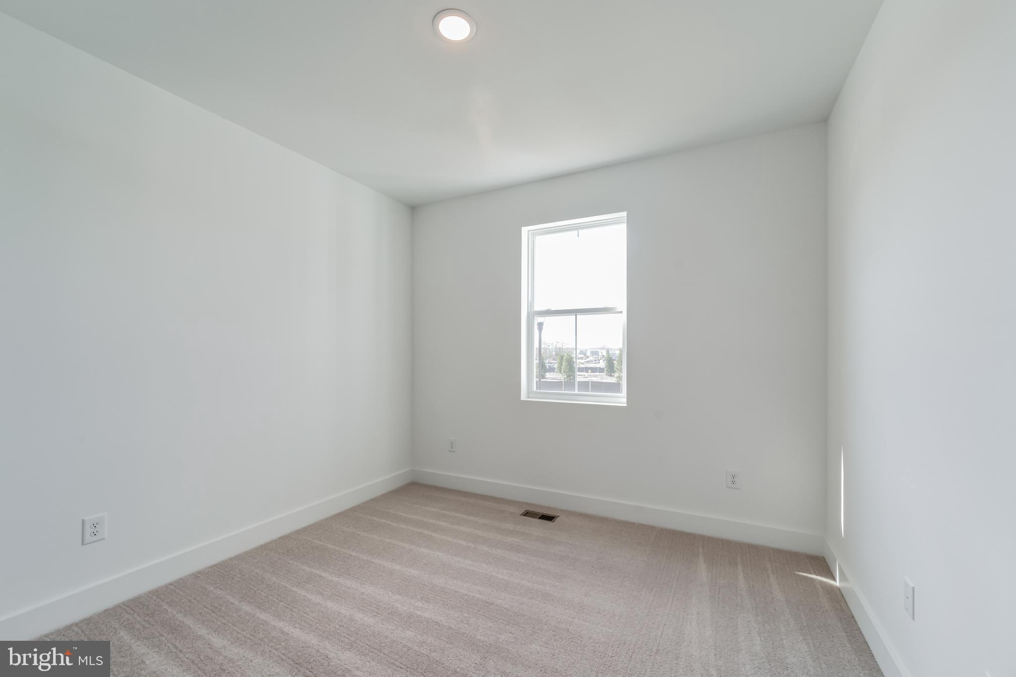 LIBERTY WEST - Residential
