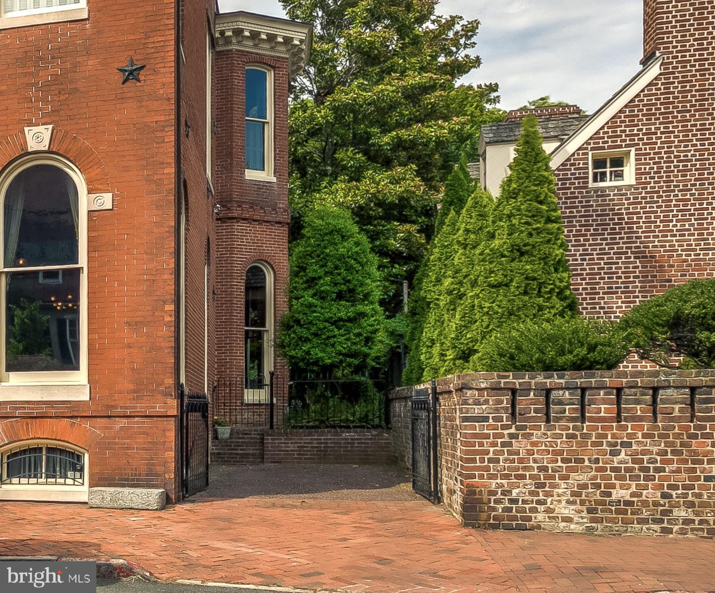 HISTORIC DISTRICT - Residential