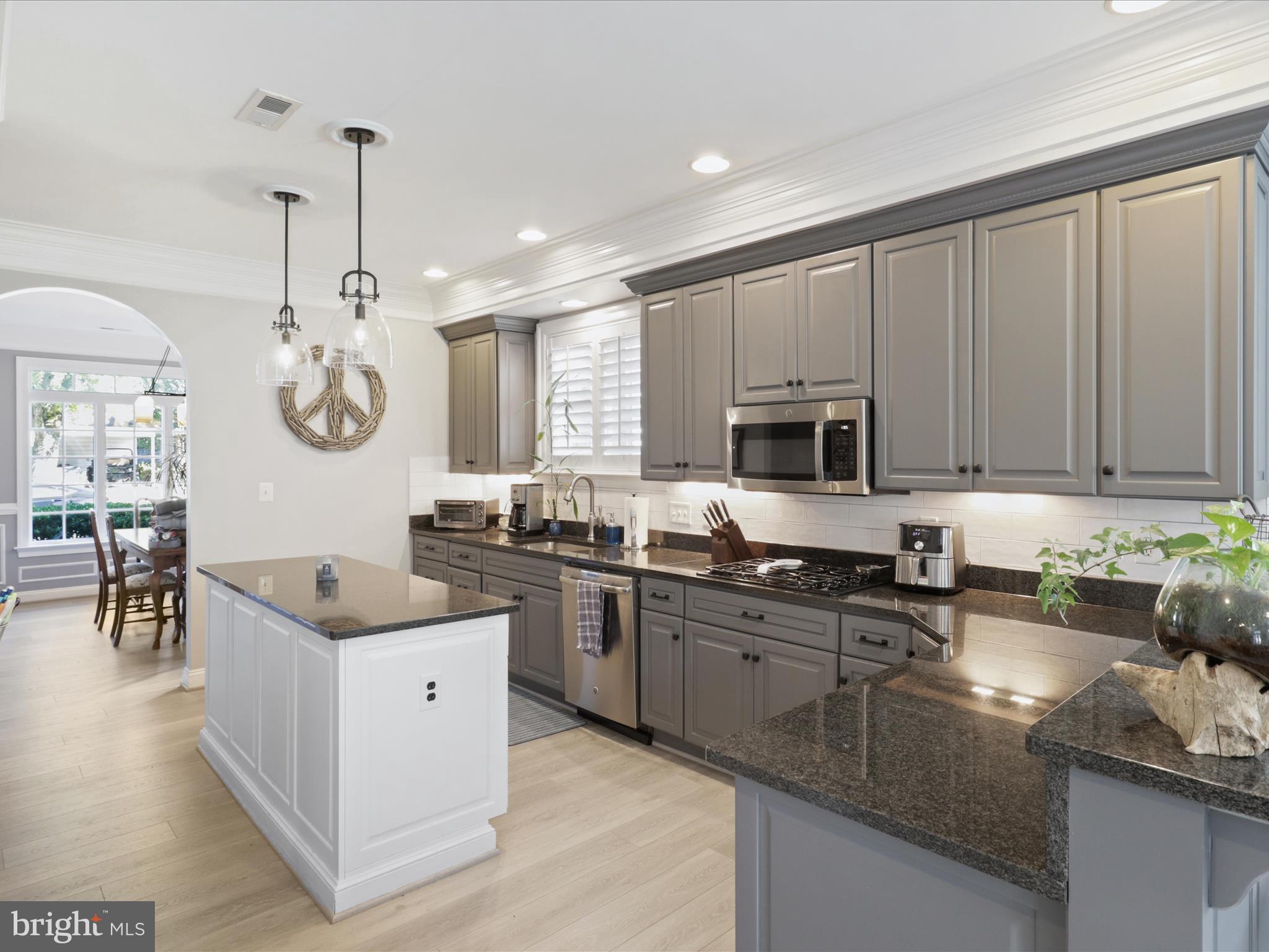 KENSINGTON ESTATES - Residential