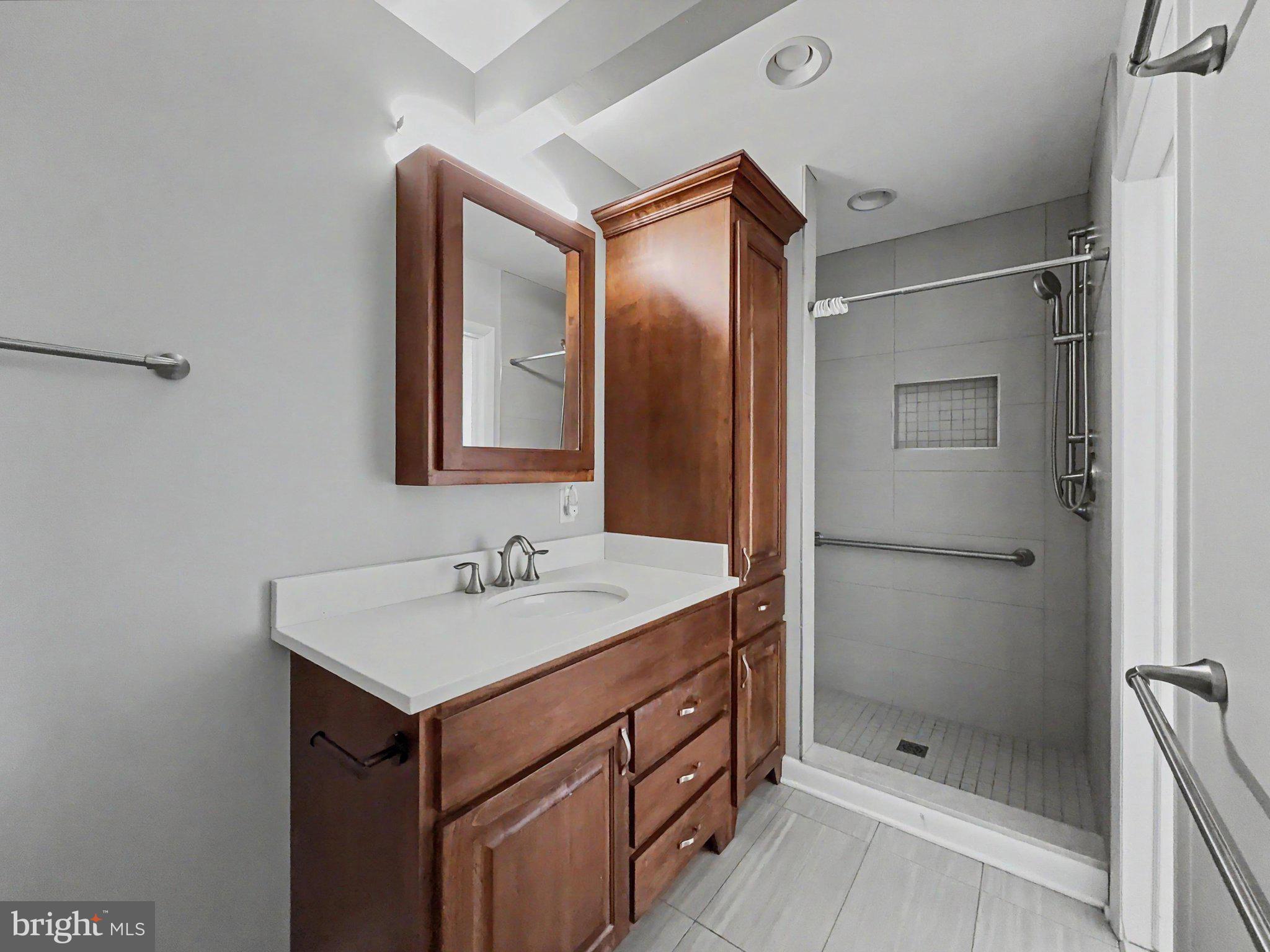 HAMPTON GARDENS - Residential