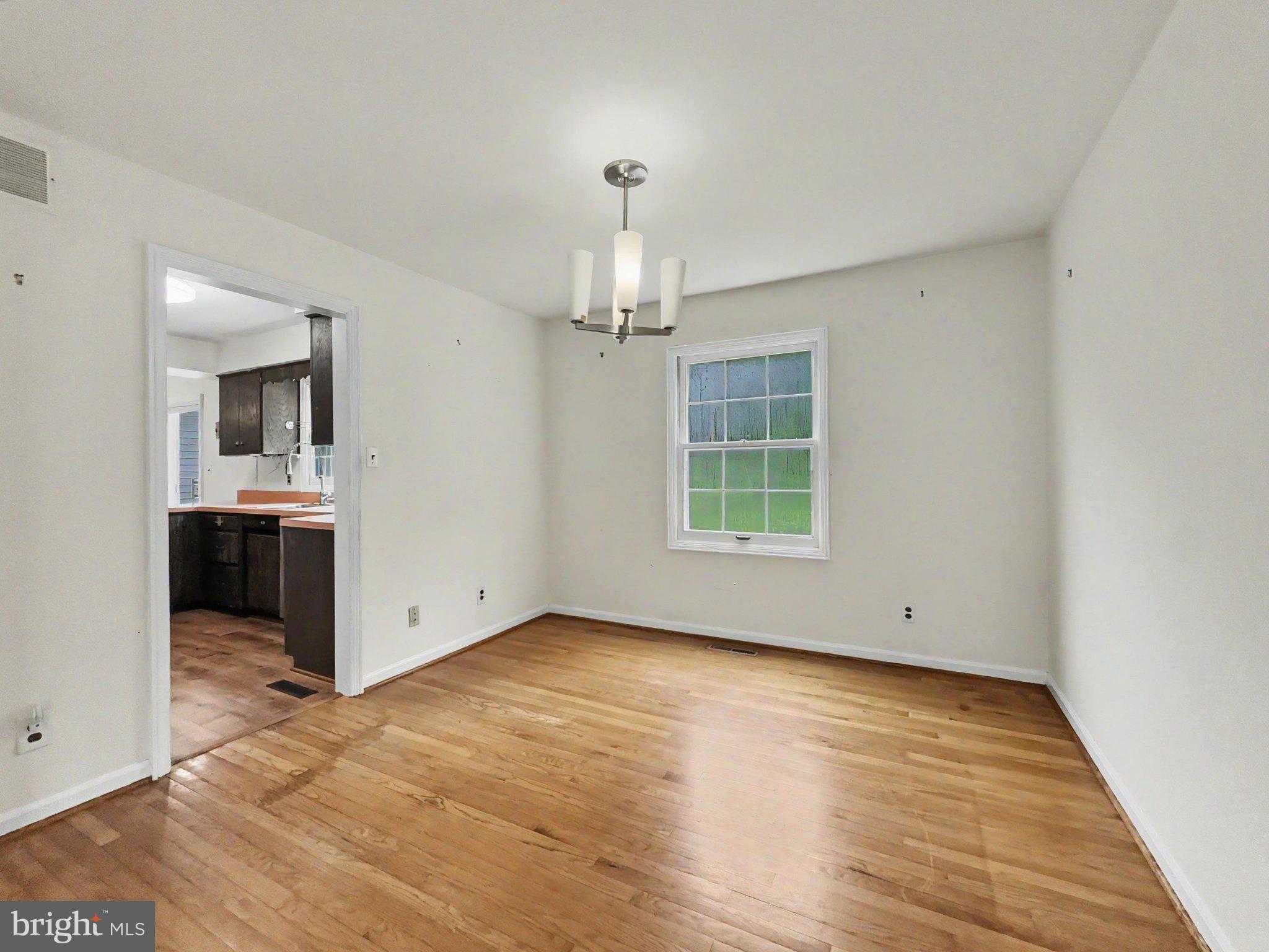 HAMPTON GARDENS - Residential
