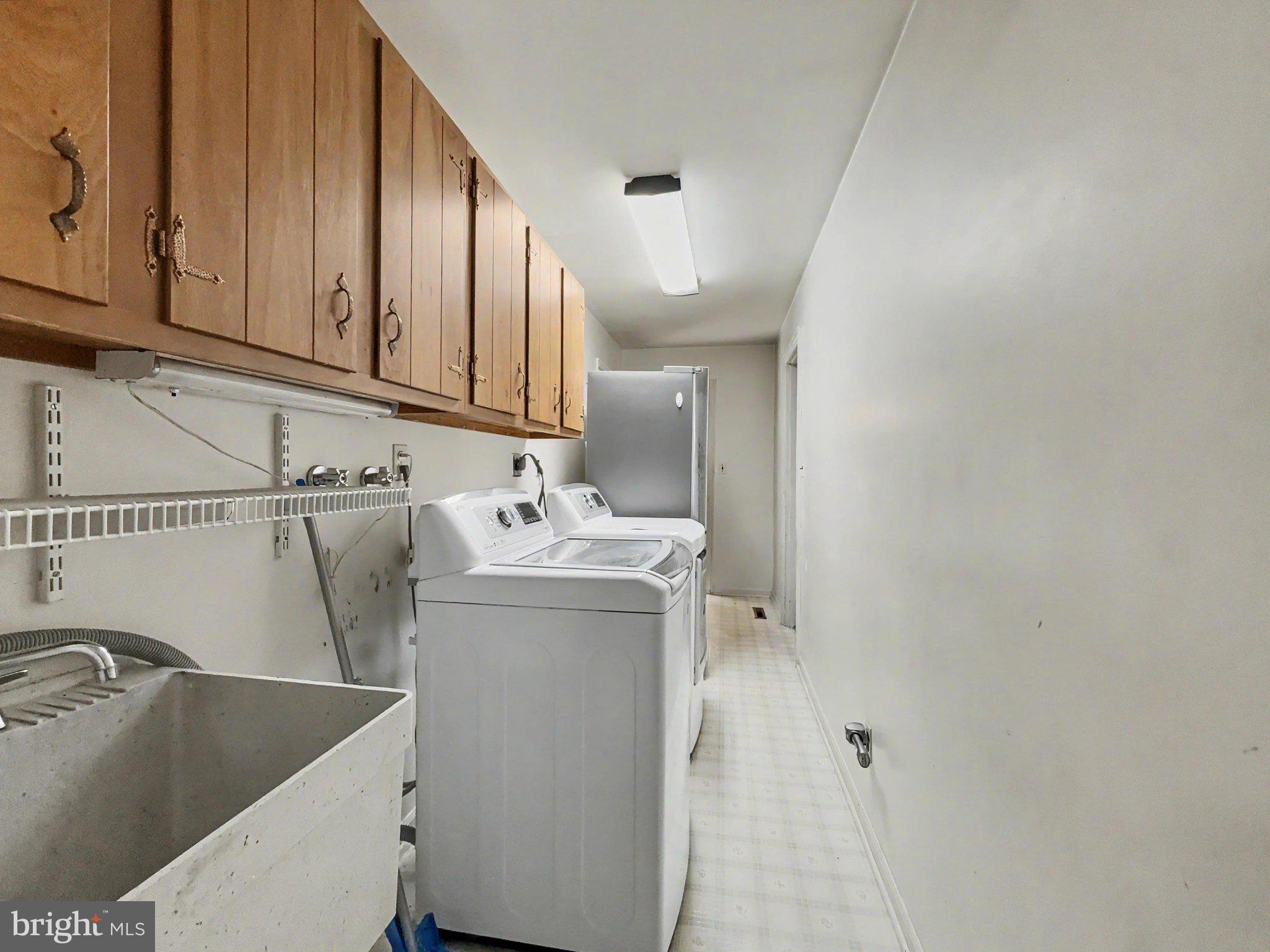 HAMPTON GARDENS - Residential