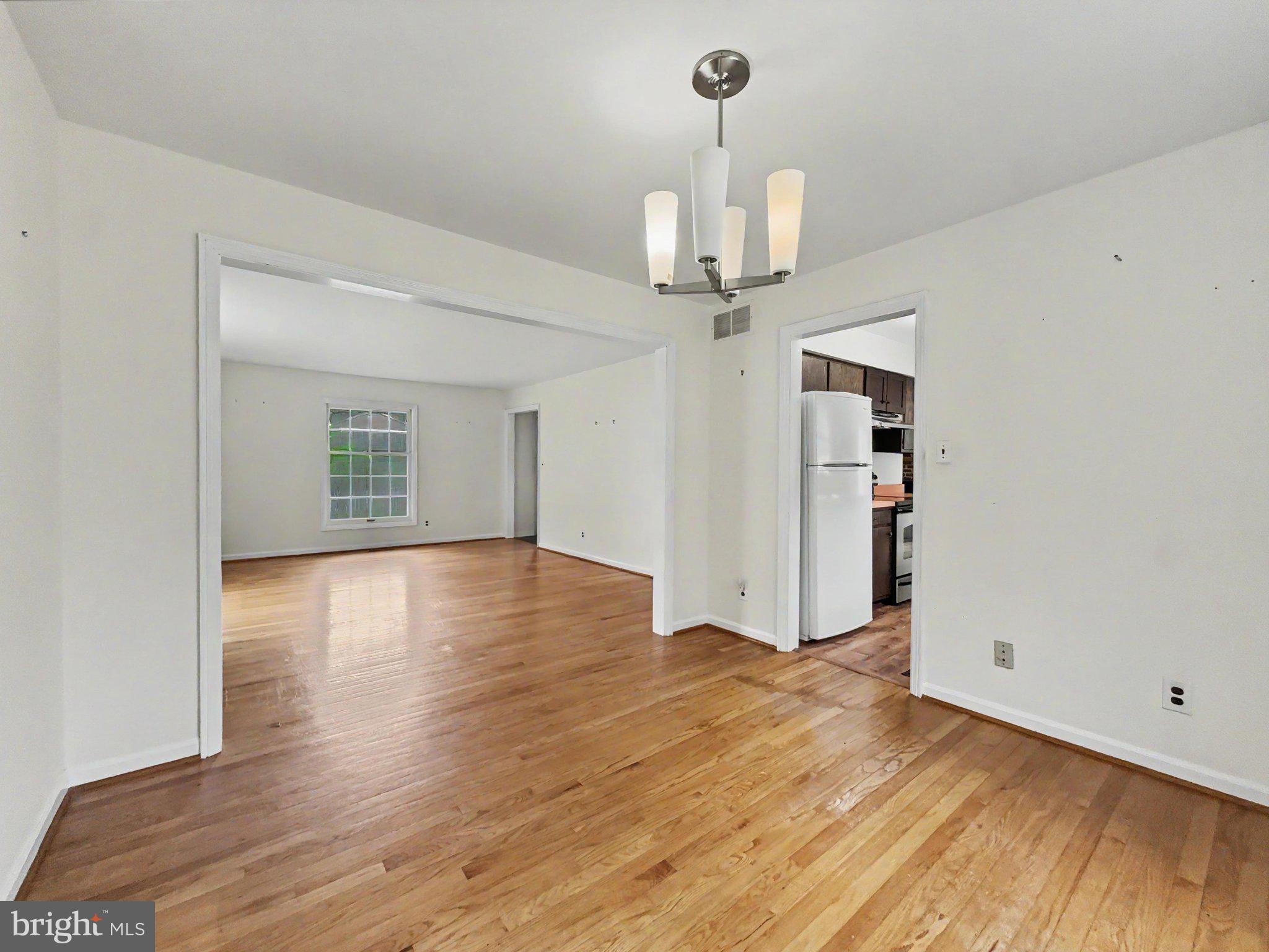 HAMPTON GARDENS - Residential