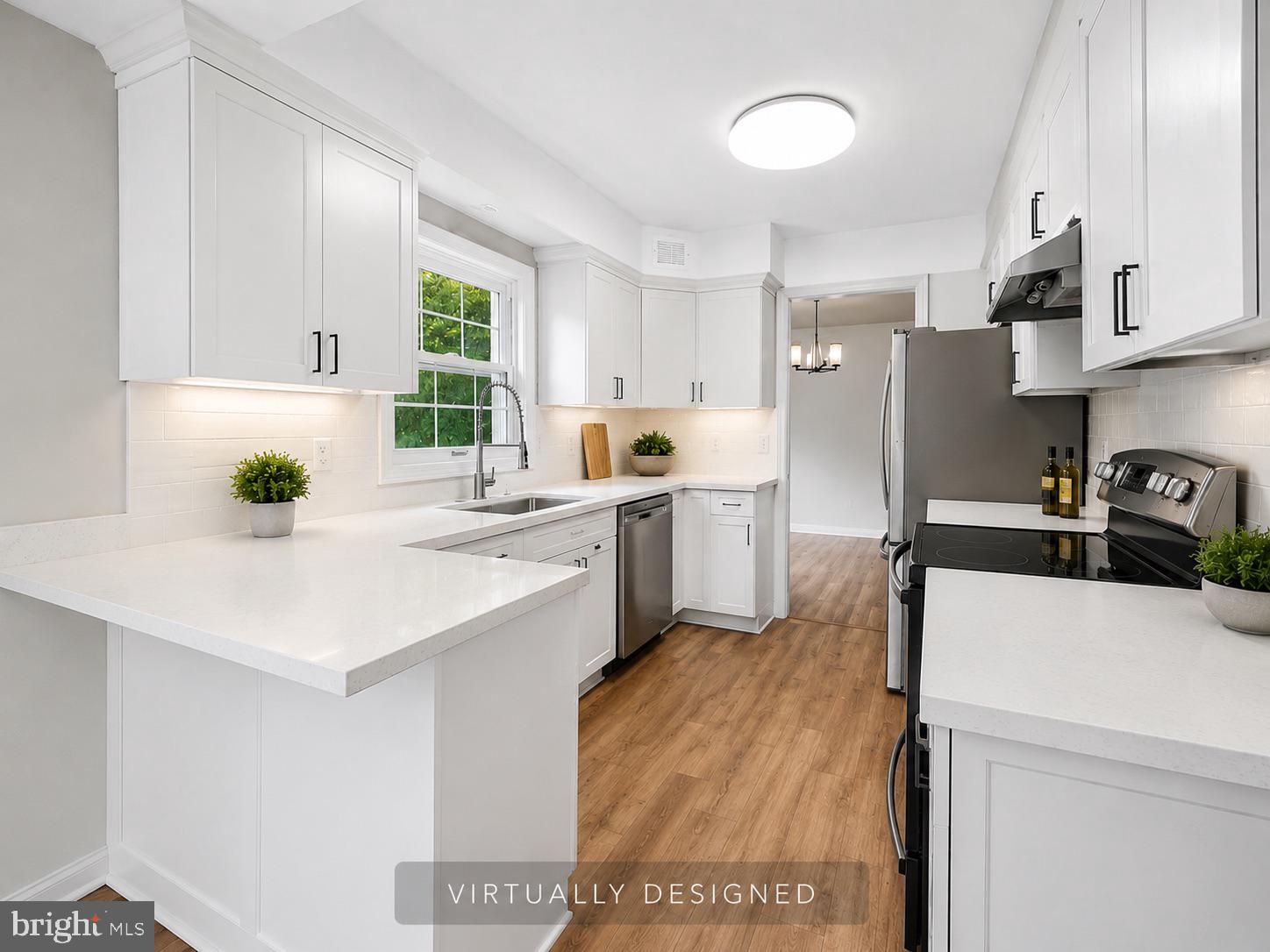 HAMPTON GARDENS - Residential