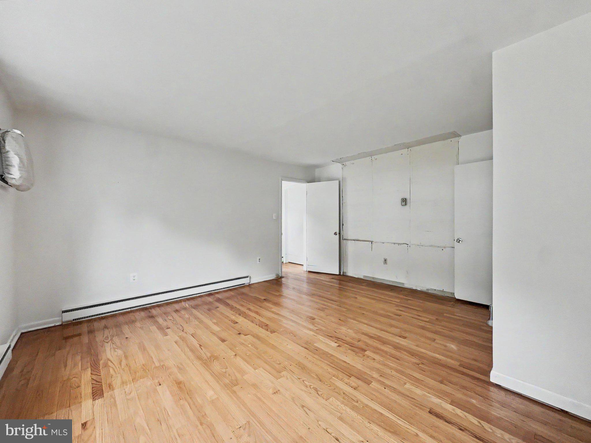 HAMPTON GARDENS - Residential