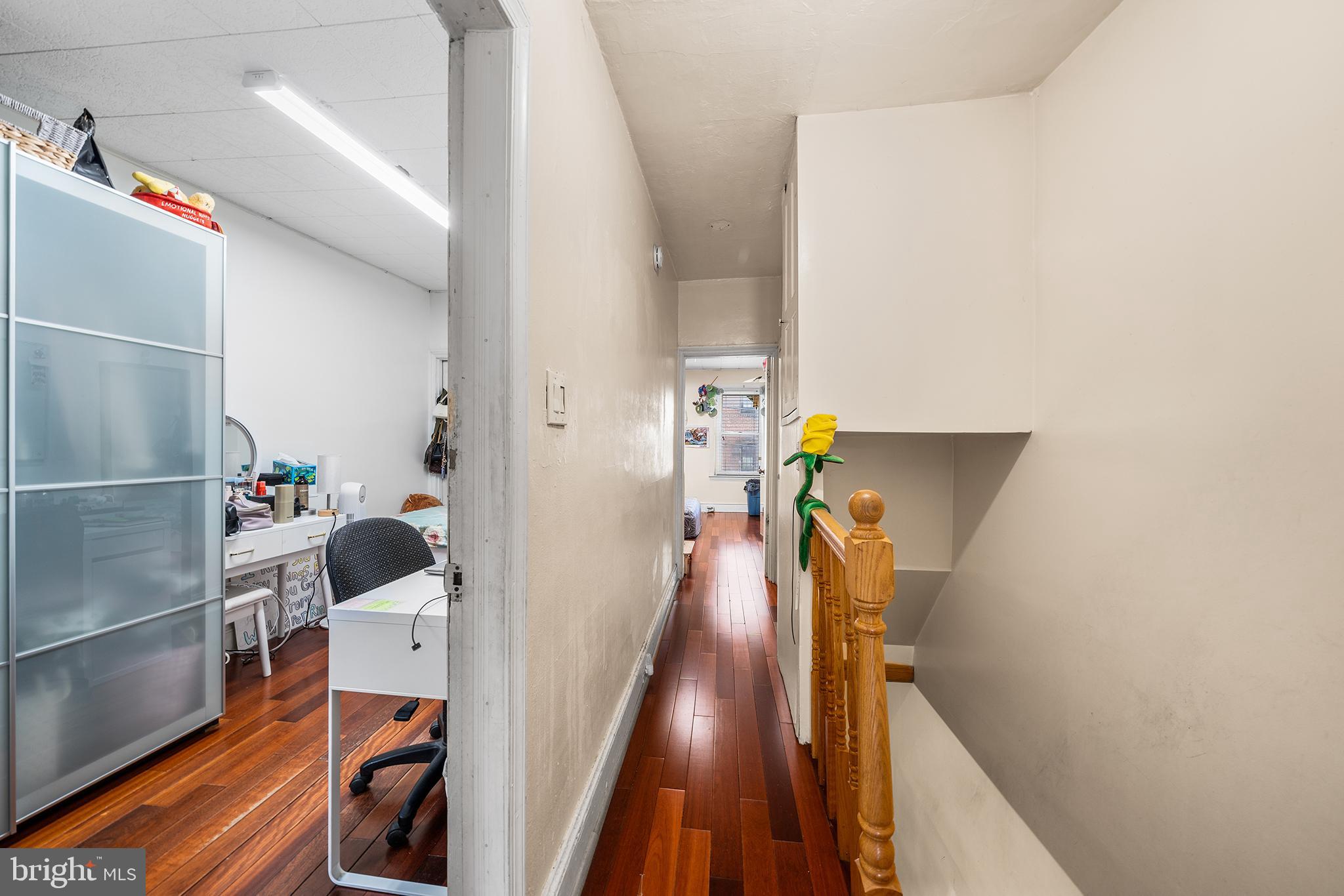 EAST KENSINGTON - Residential