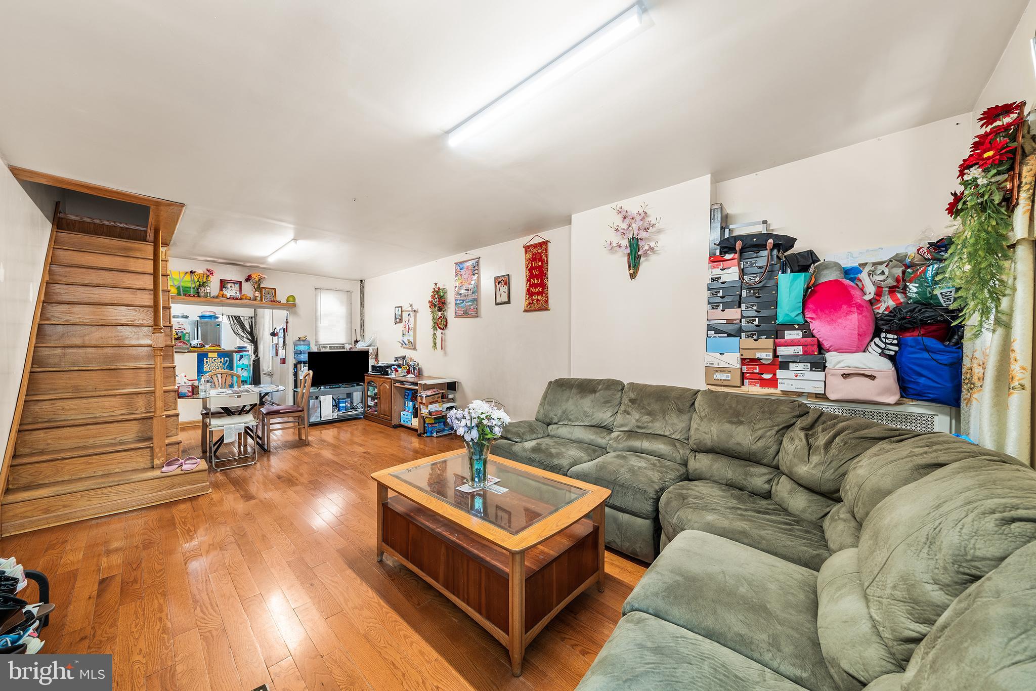 EAST KENSINGTON - Residential