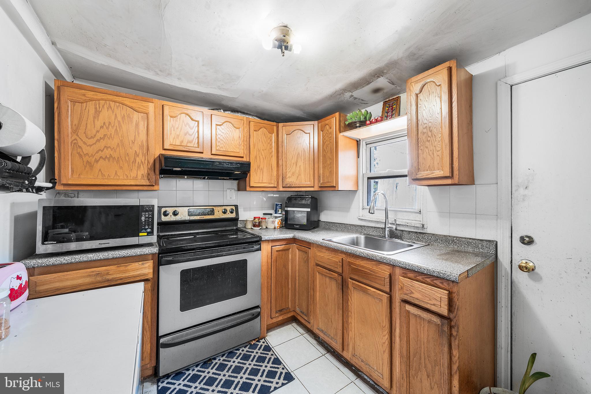 EAST KENSINGTON - Residential