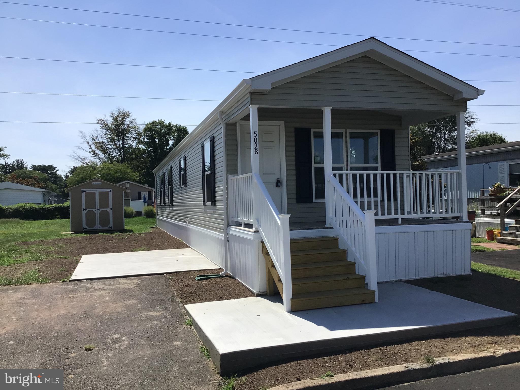 This Pine Grove 2023 New Home features plenty of living space in a smaller model. It has a large kitchen with lots of counter space and plenty of storage. This home has two bedrooms and 2 full bathrooms and a separate laundry area. If you’re looking for a smaller home all on one floor this model may be perfect. The home is on leased land and community fees do apply.