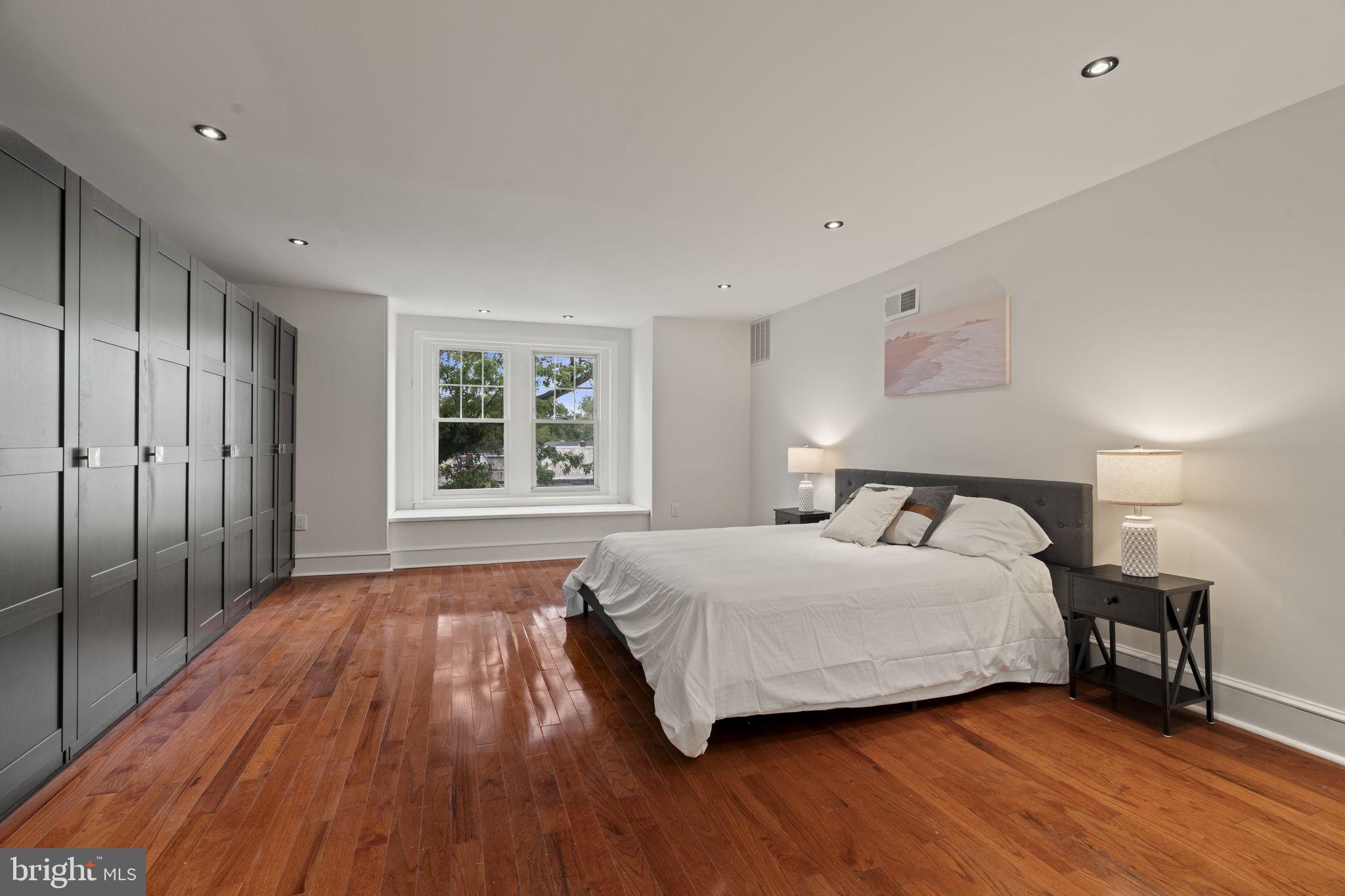 PHILADELPHIA - Residential
