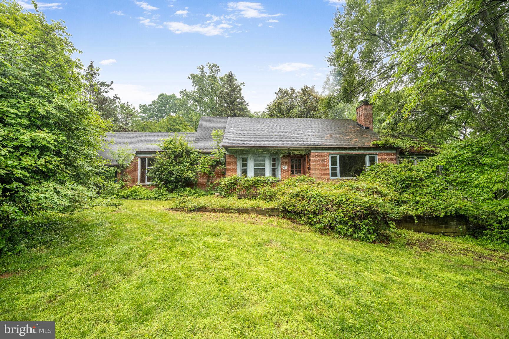 MEADOWOOD - Residential