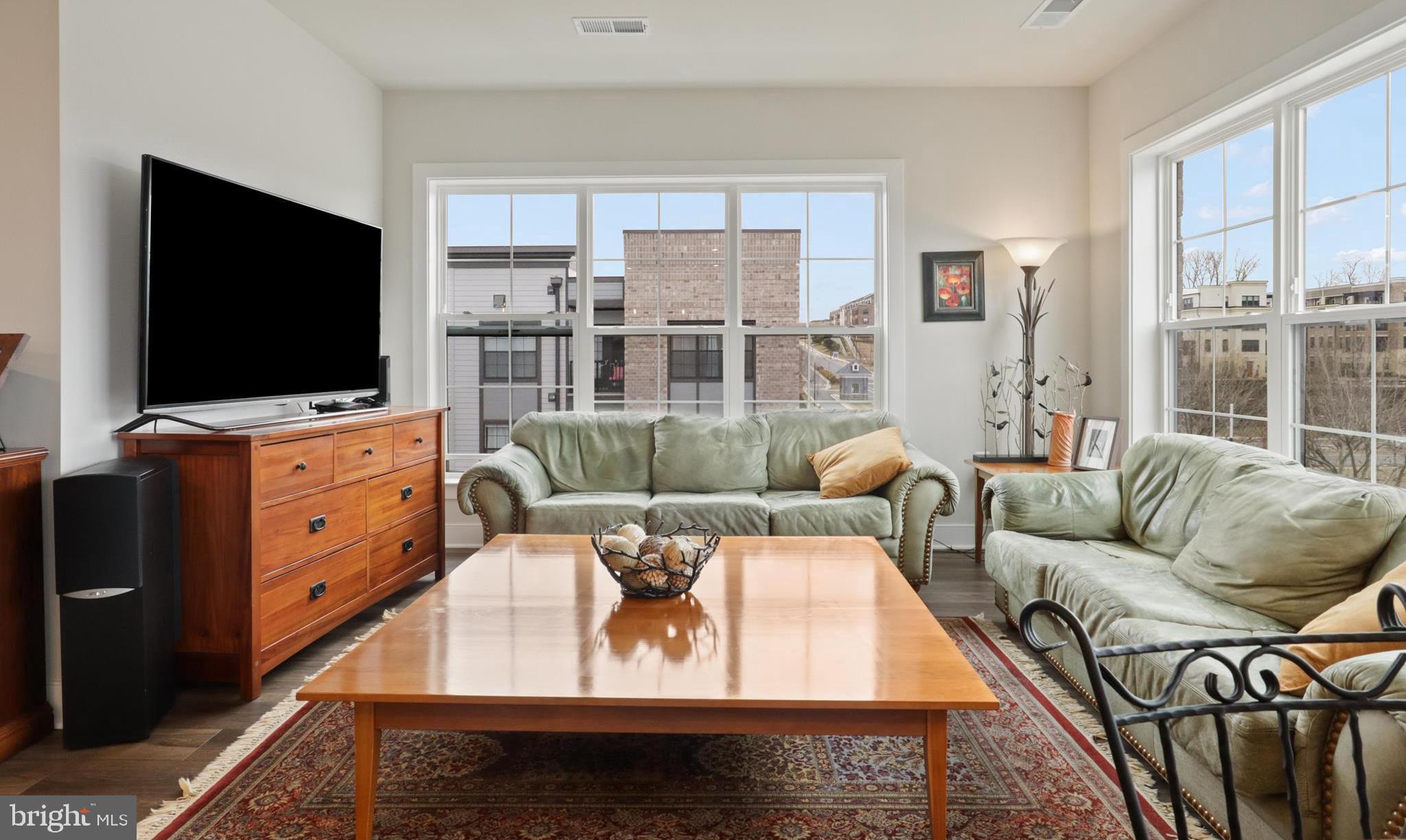NATIONAL HARBOR - Residential