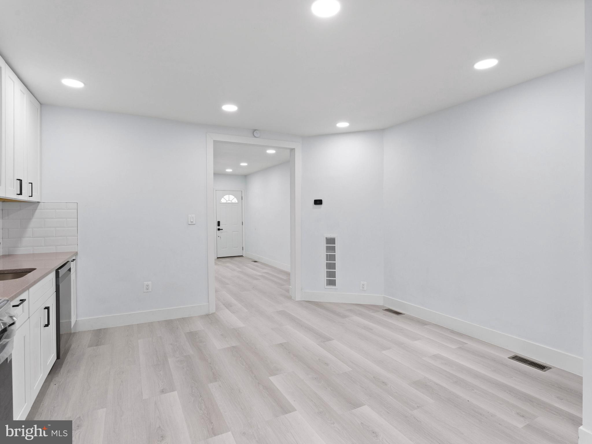 UNIVERSITY CITY - Residential