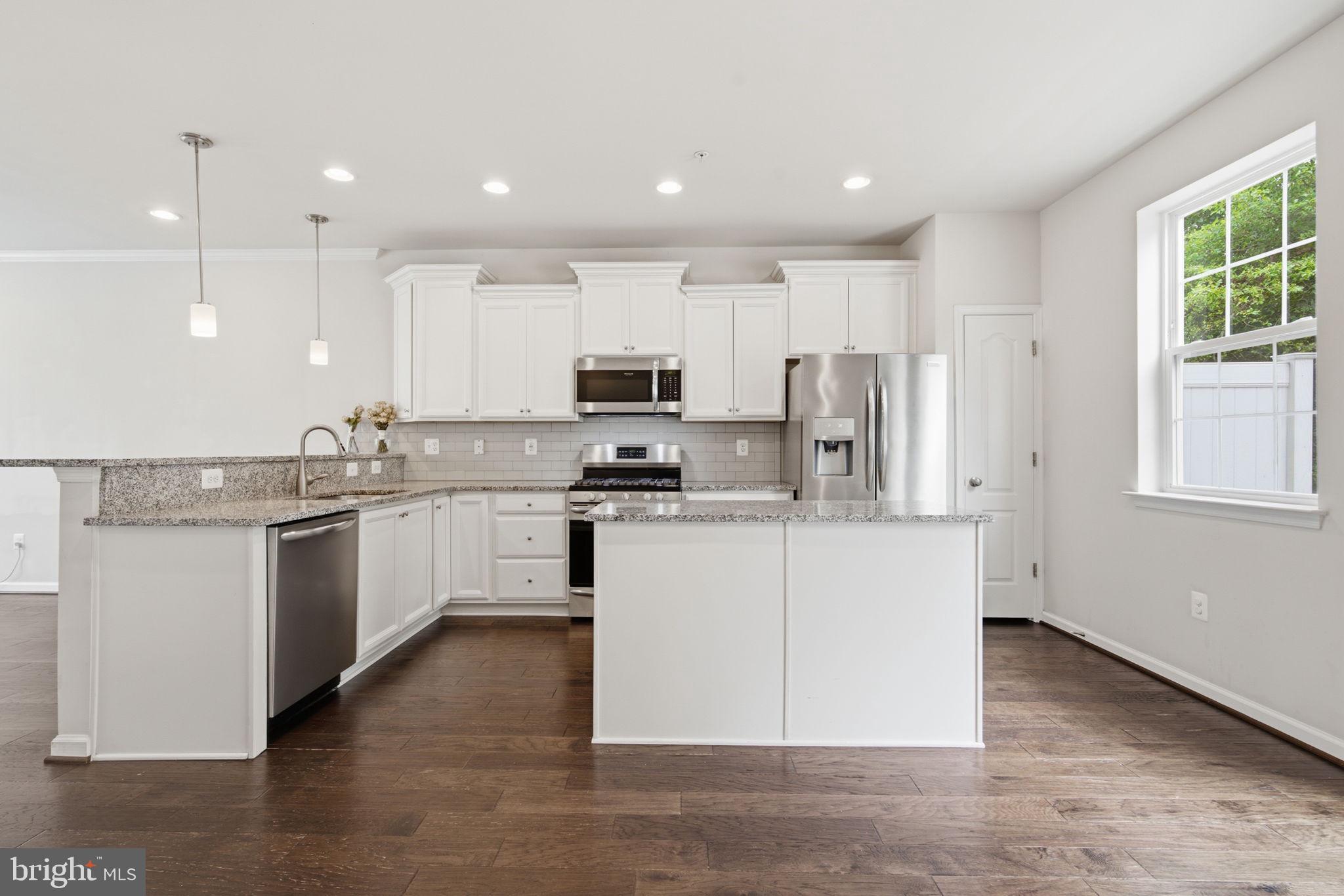 DORCHESTER VIEW - Residential