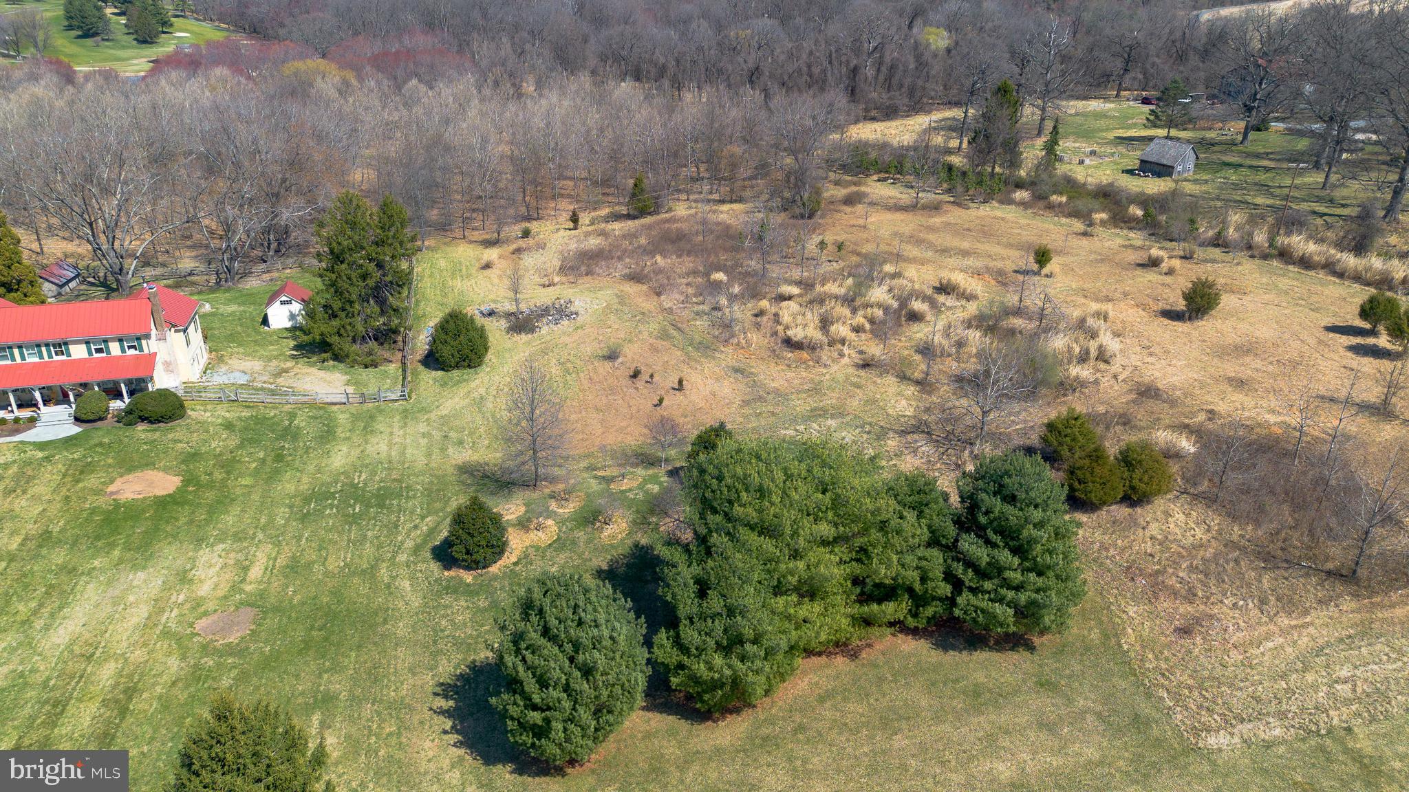GOLF ESTATES - Land